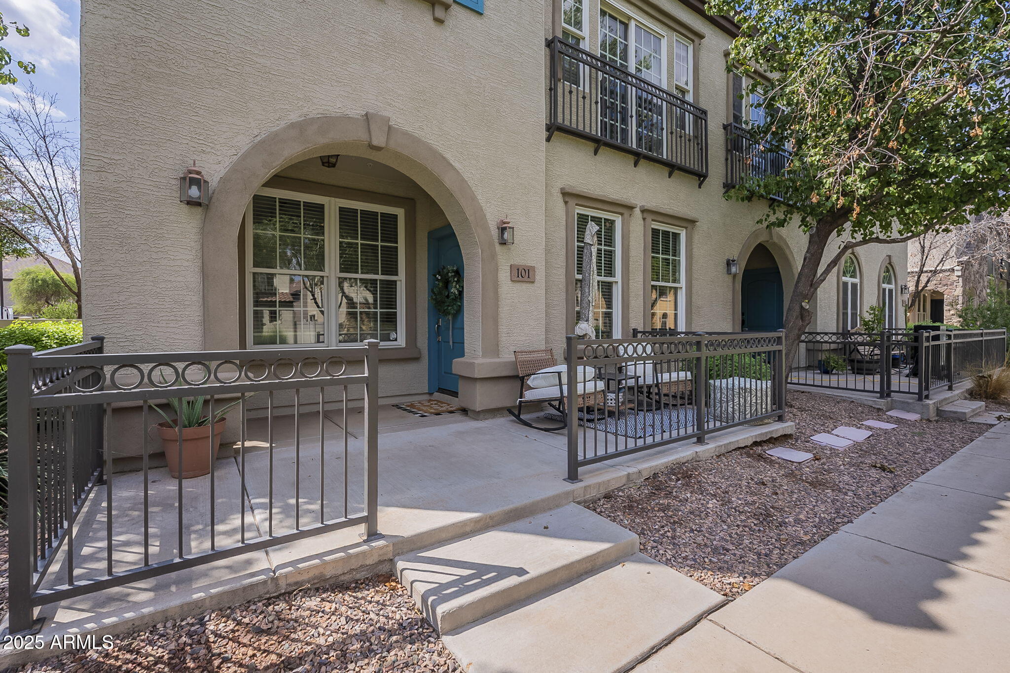 4758 E WATERMAN Street, 101