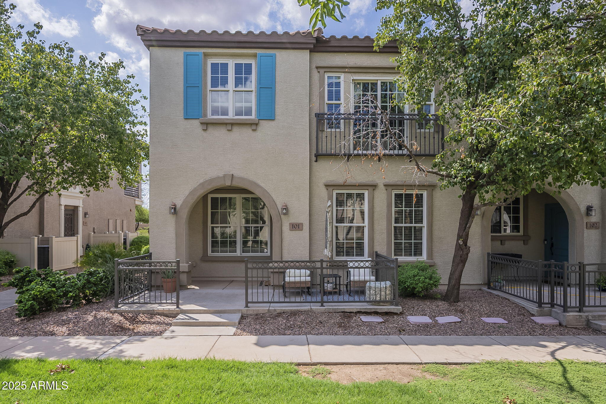 4758 E WATERMAN Street, 101