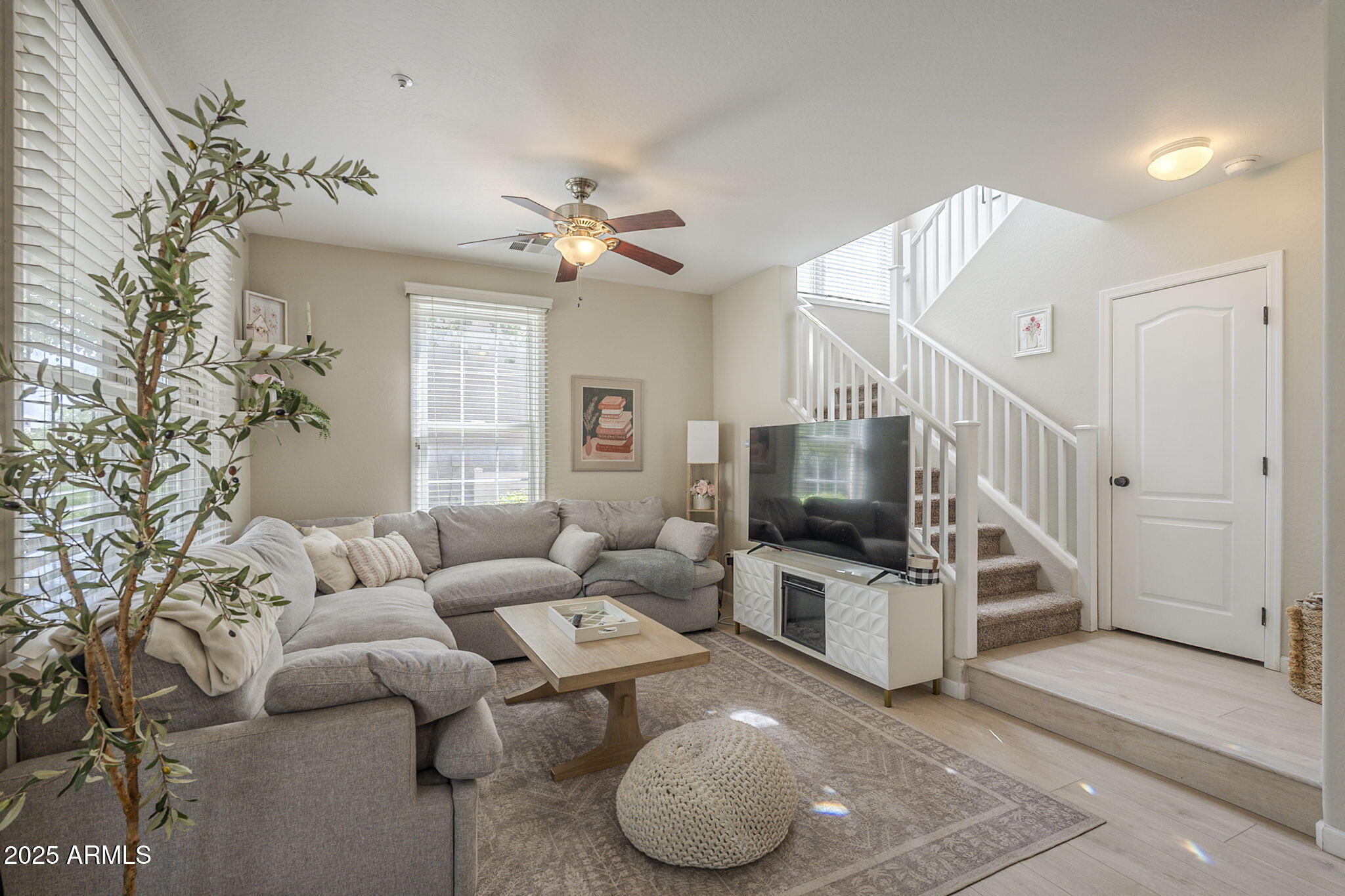 4758 E WATERMAN Street, 101