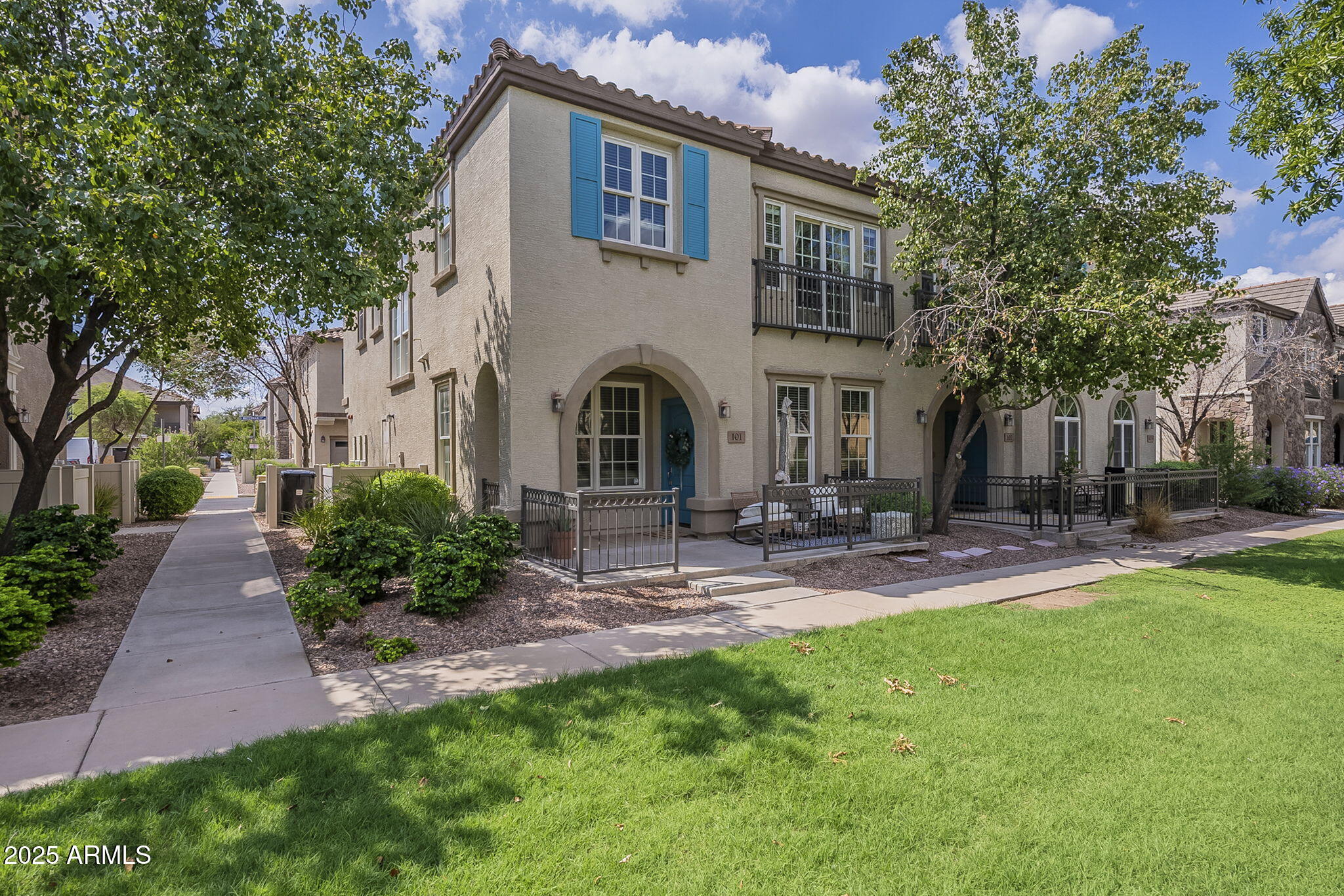 4758 E WATERMAN Street, 101