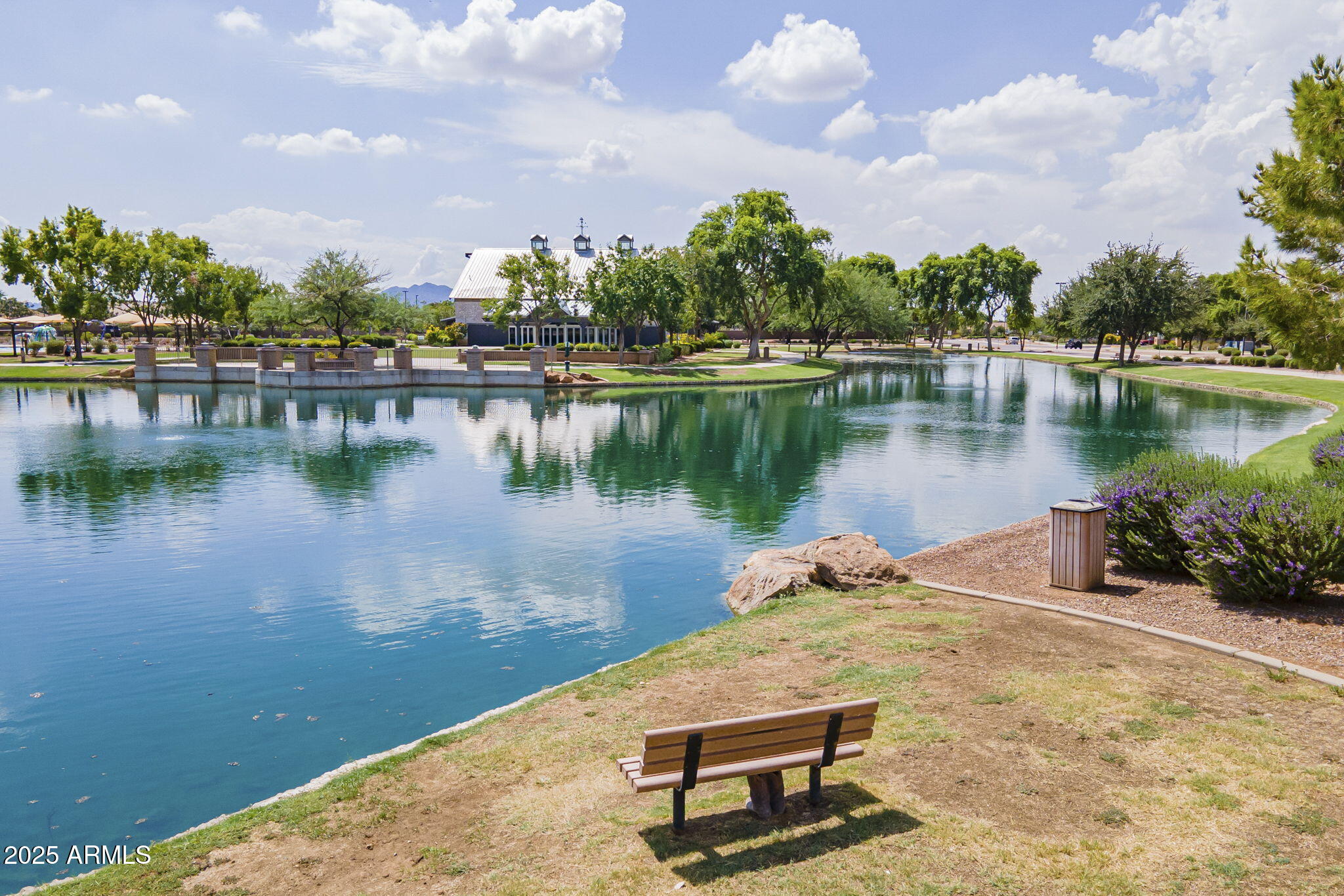 4758 E WATERMAN Street, 101