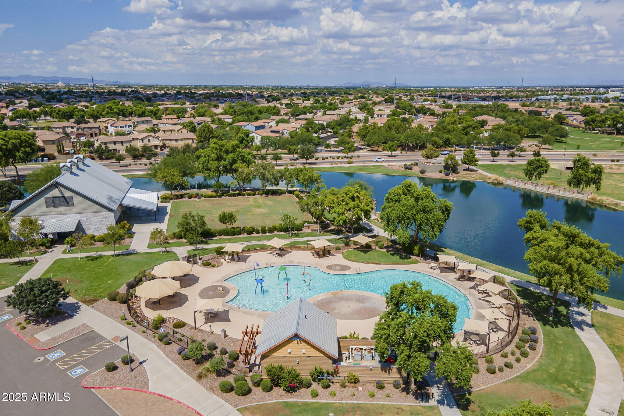 4758 E WATERMAN Street, 101