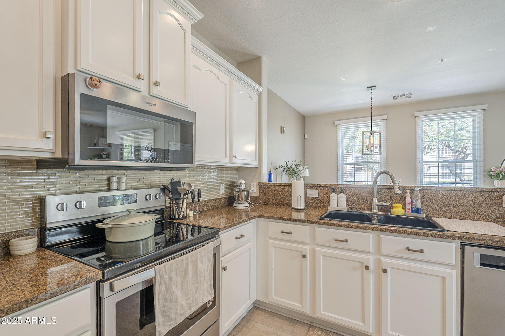 4758 E WATERMAN Street, 101