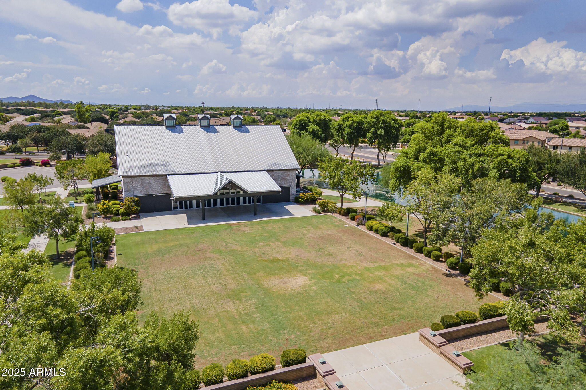 4758 E WATERMAN Street, 101