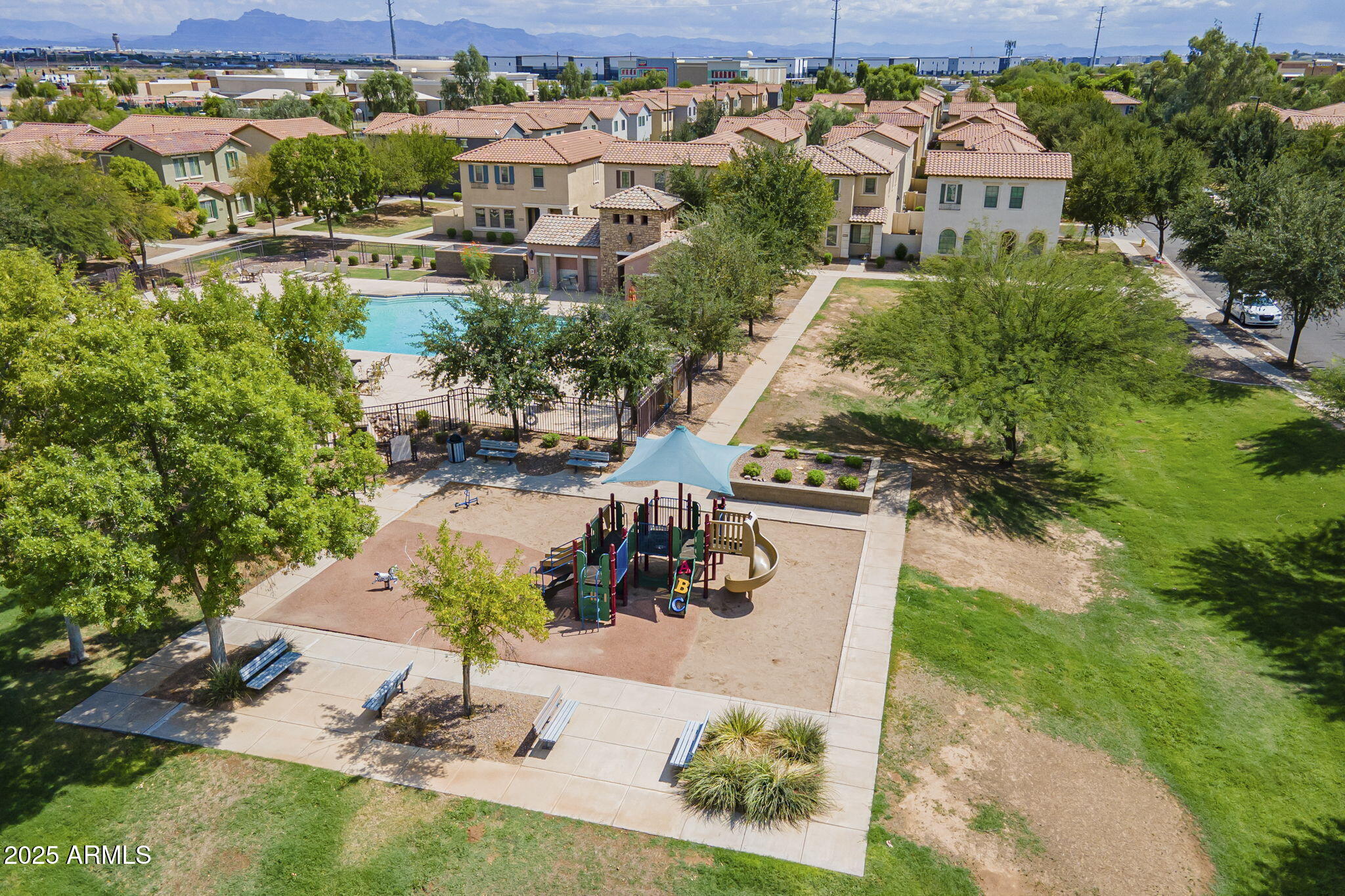 4758 E WATERMAN Street, 101