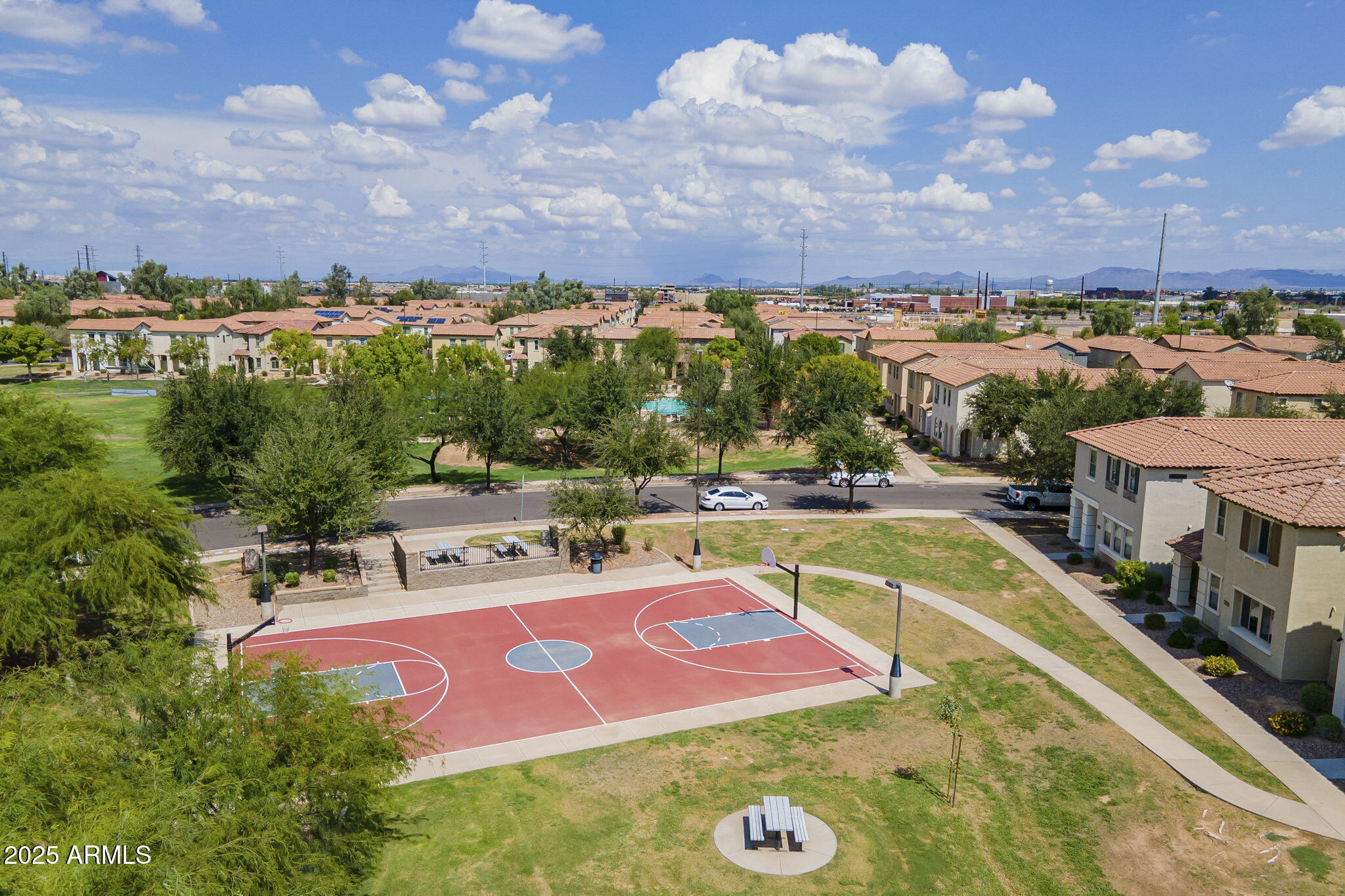 4758 E WATERMAN Street, 101