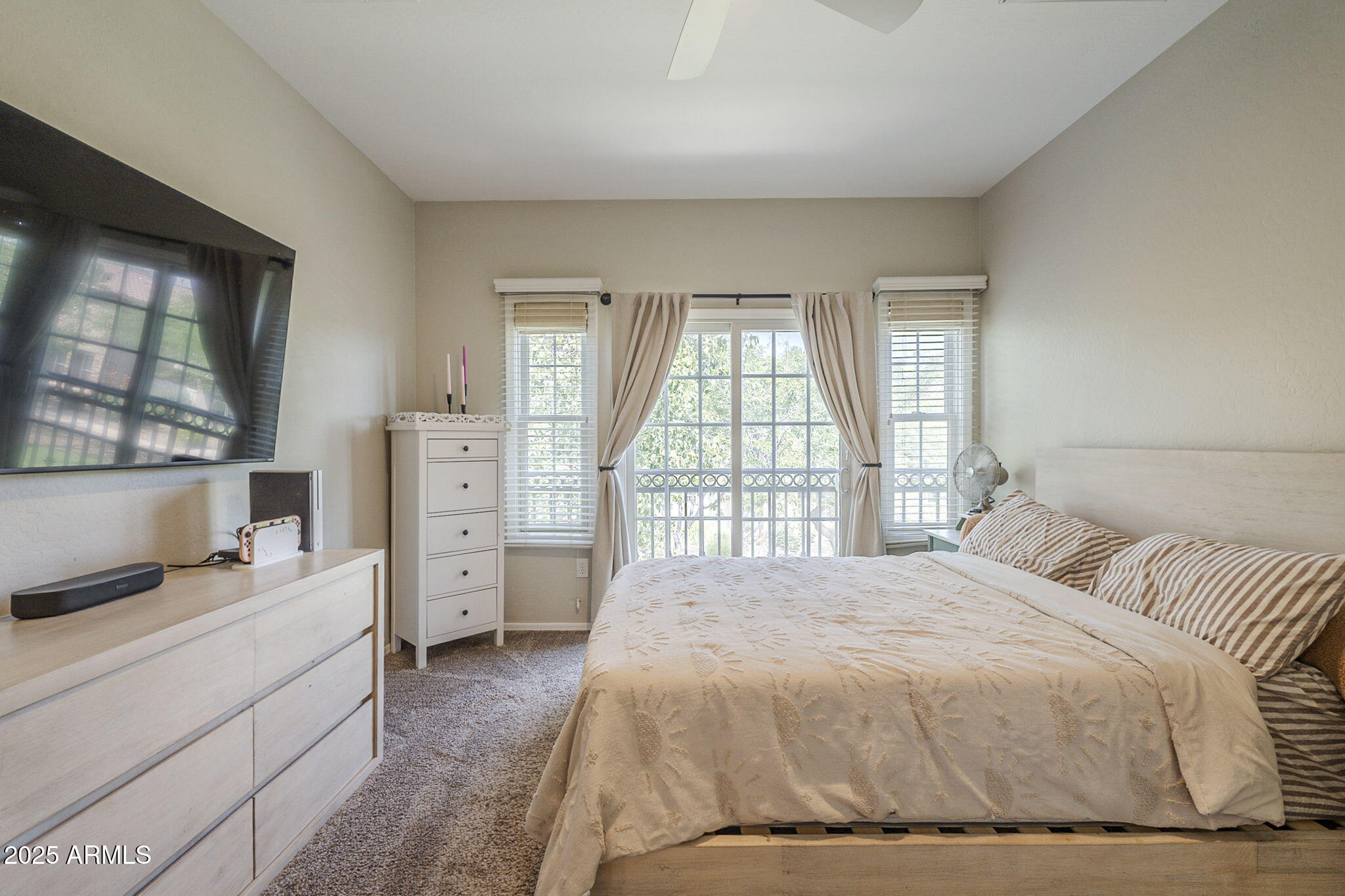 4758 E WATERMAN Street, 101