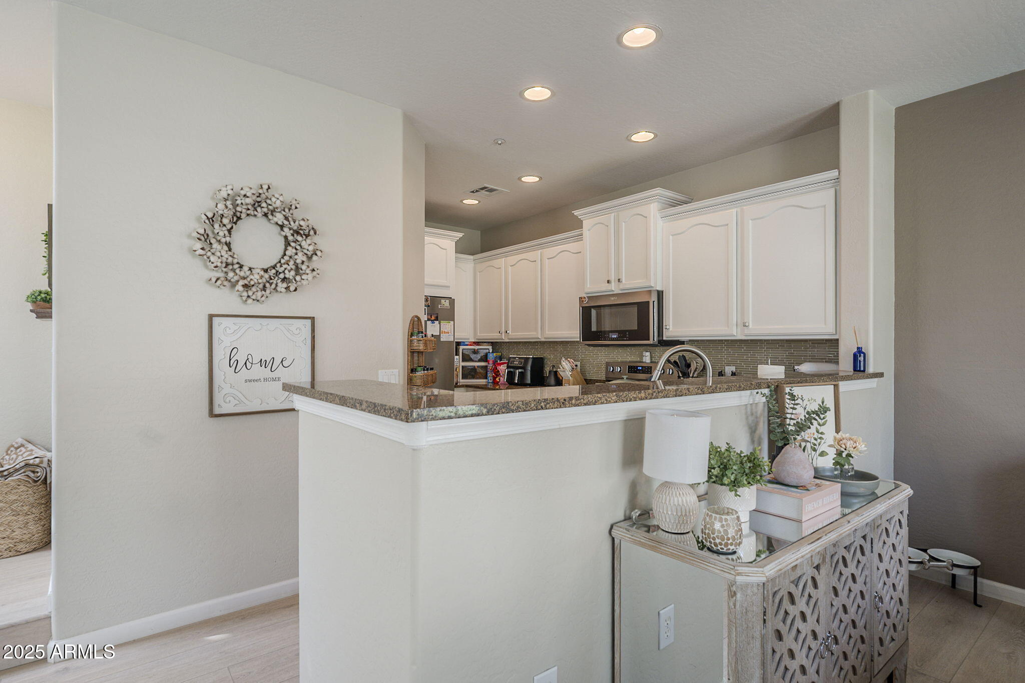 4758 E WATERMAN Street, 101