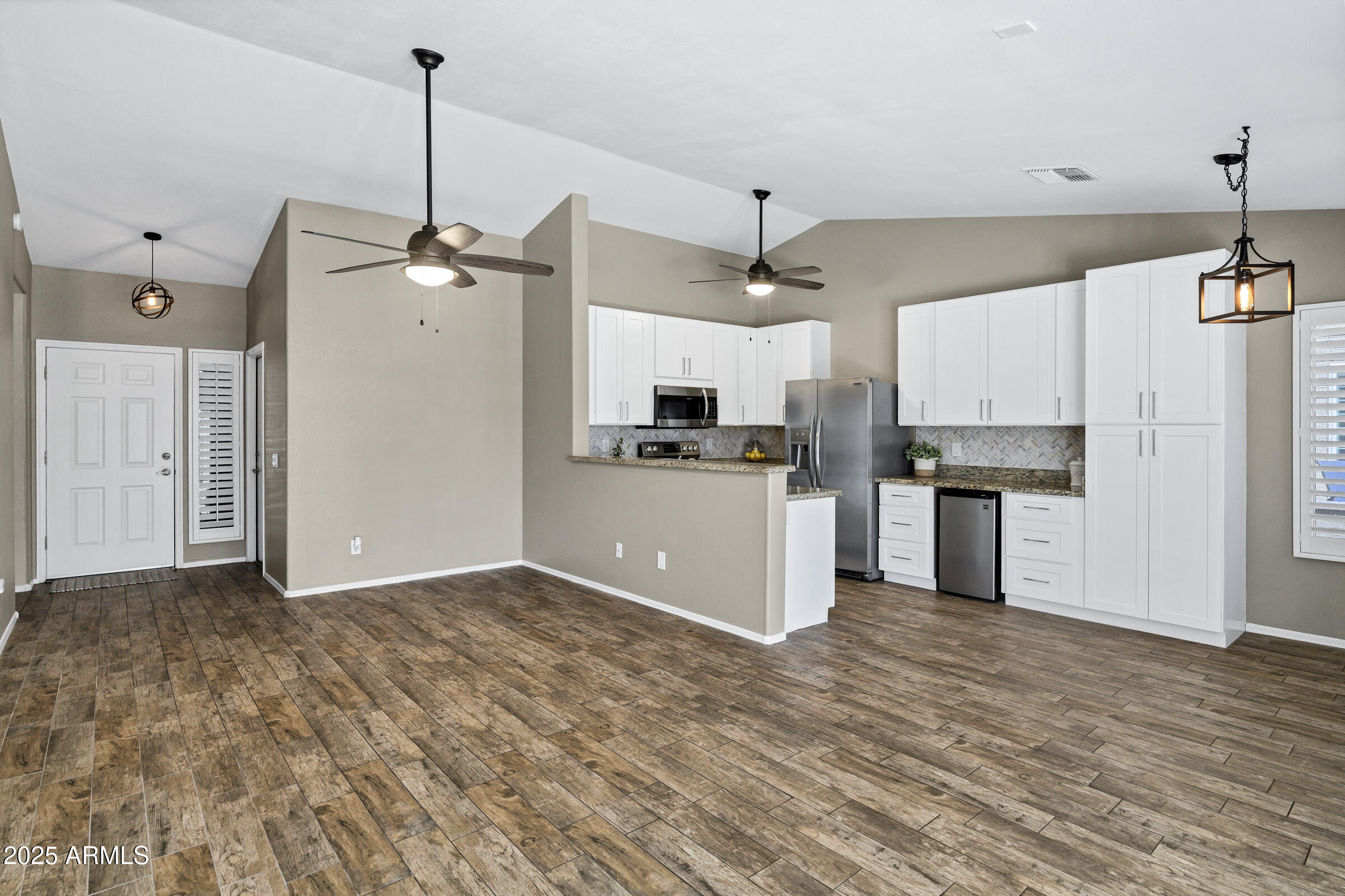 1863 E BUENA VISTA Drive