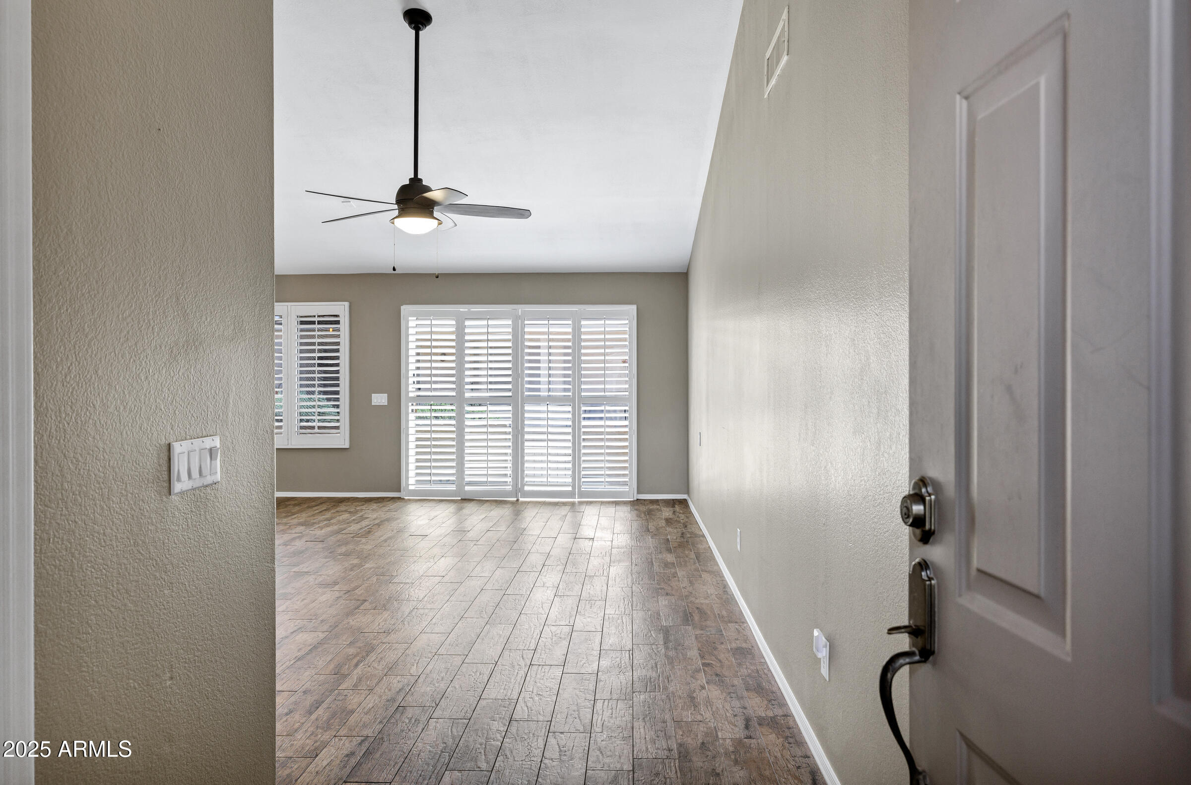 1863 E BUENA VISTA Drive