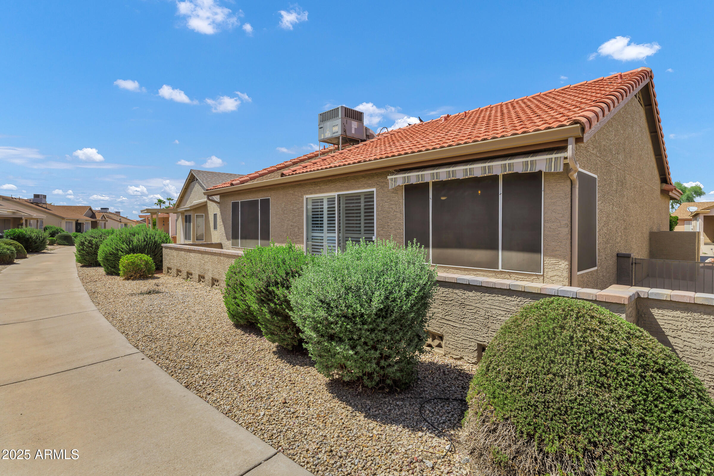 1863 E BUENA VISTA Drive