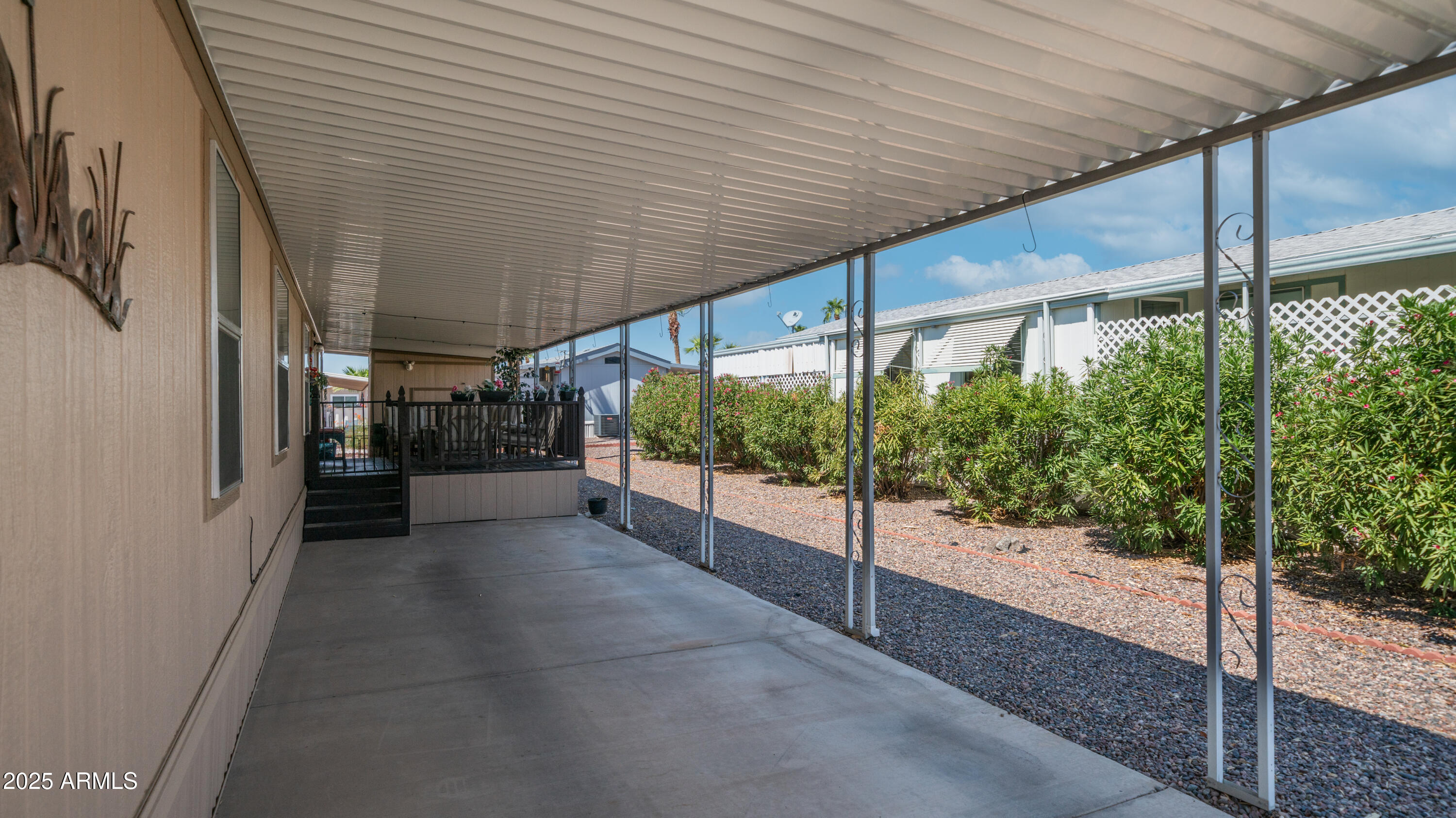 301 S SIGNAL BUTTE Road, 732