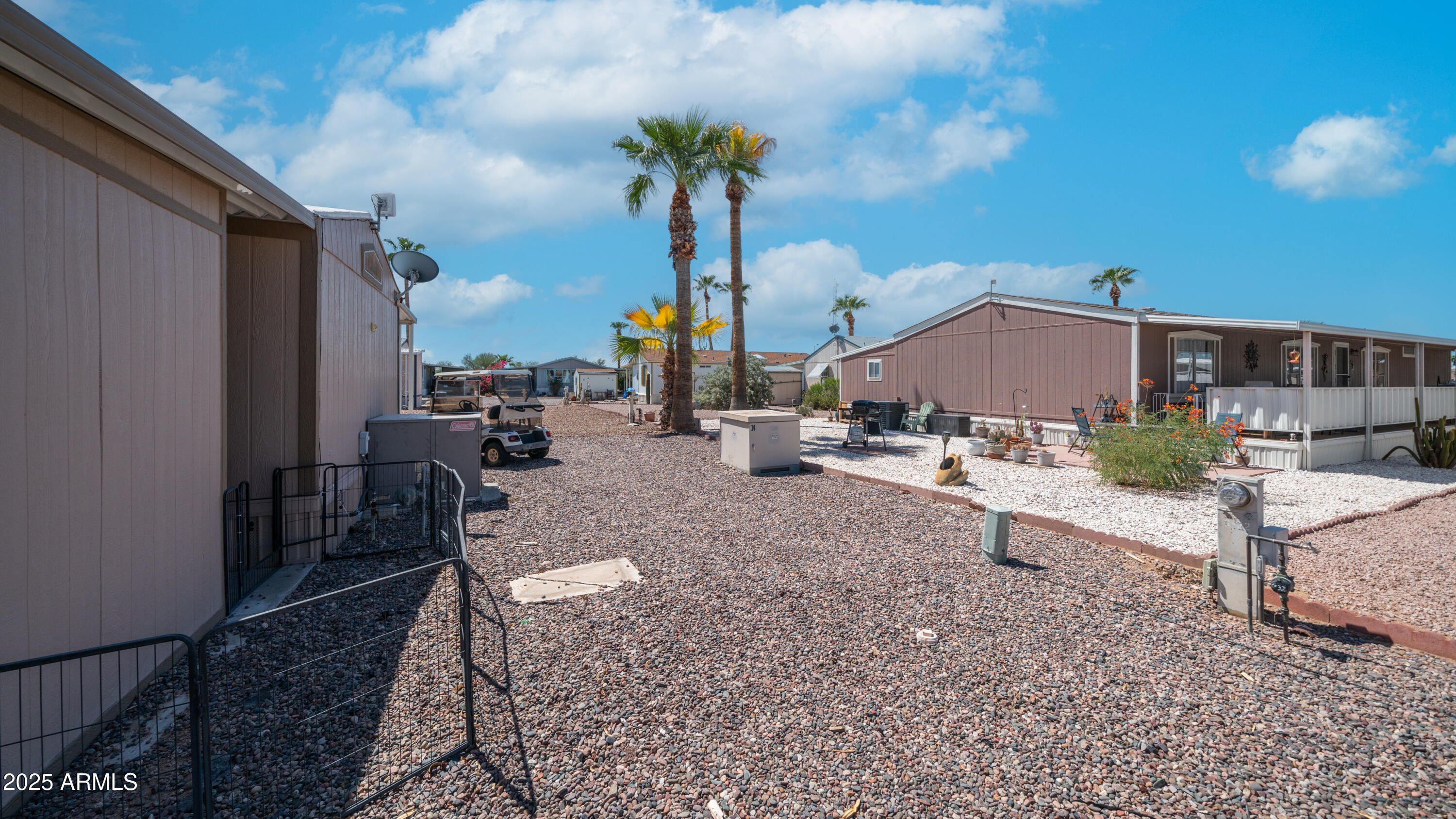 301 S SIGNAL BUTTE Road, 732