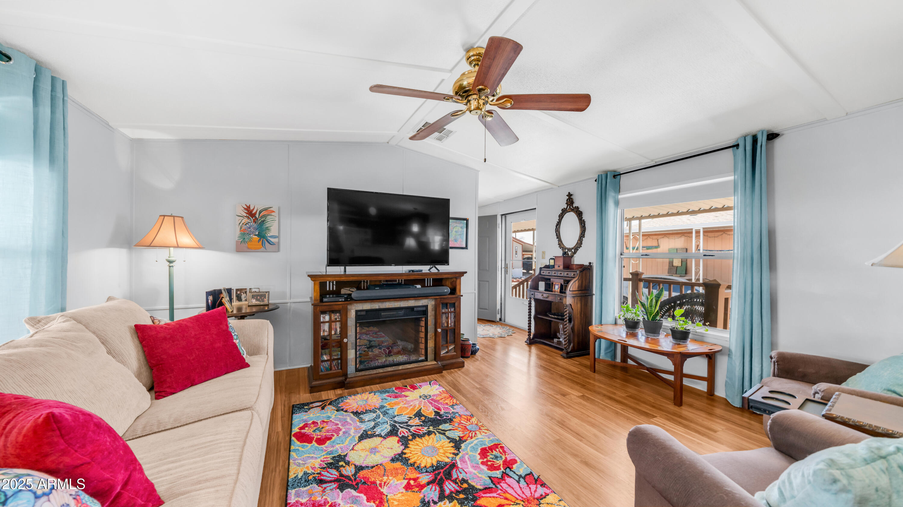 301 S SIGNAL BUTTE Road, 732