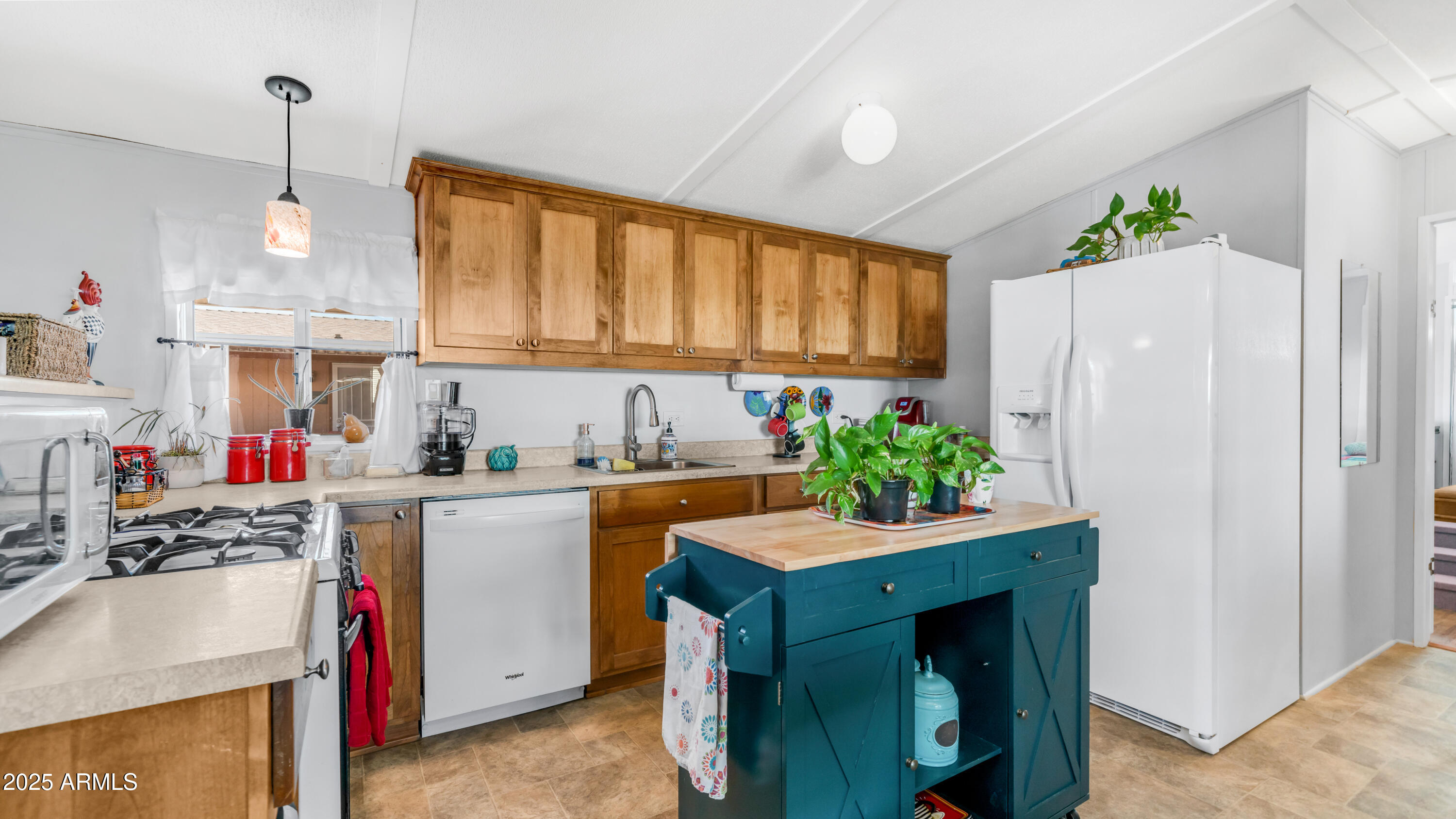 301 S SIGNAL BUTTE Road, 732