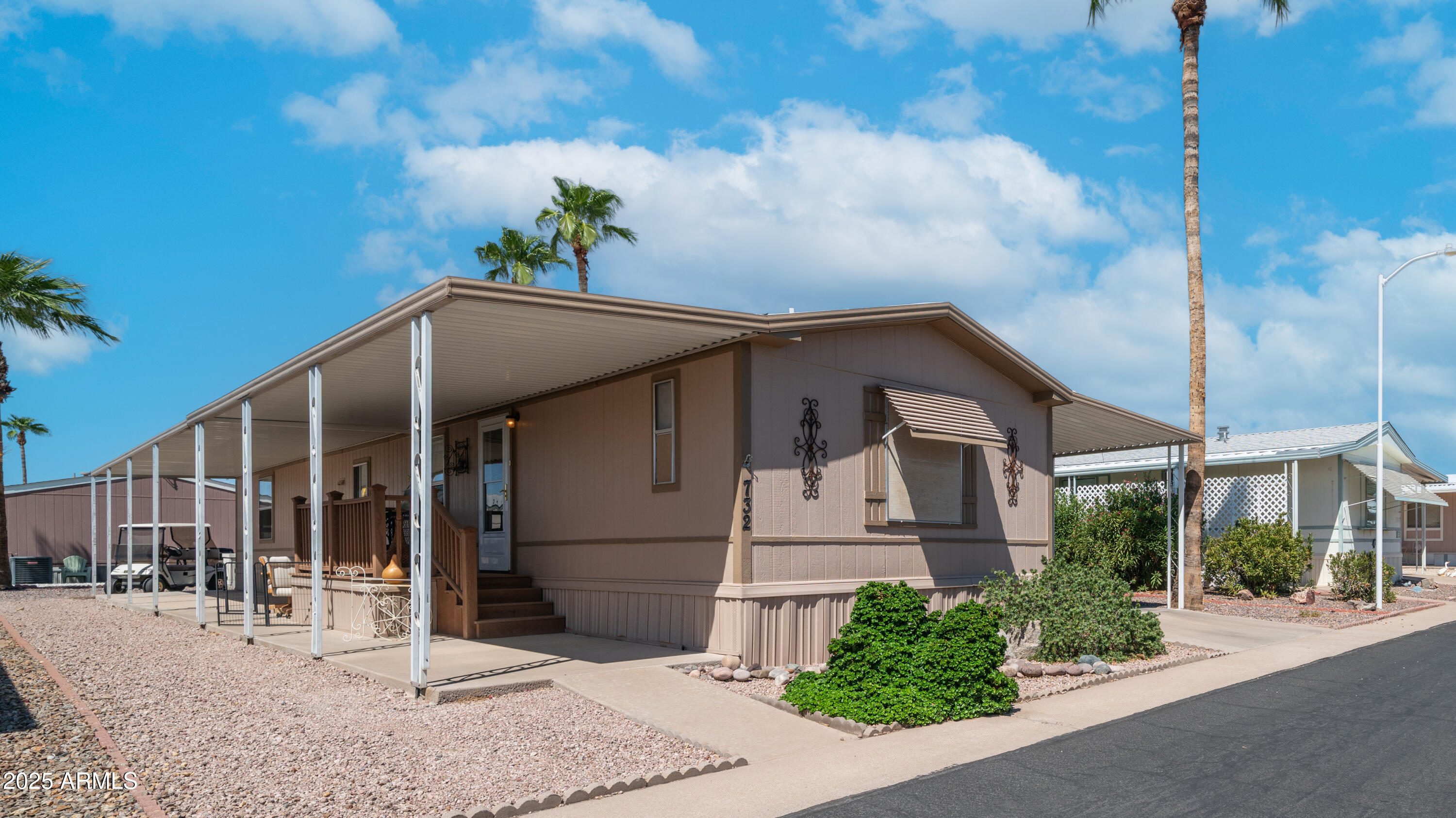 301 S SIGNAL BUTTE Road, 732