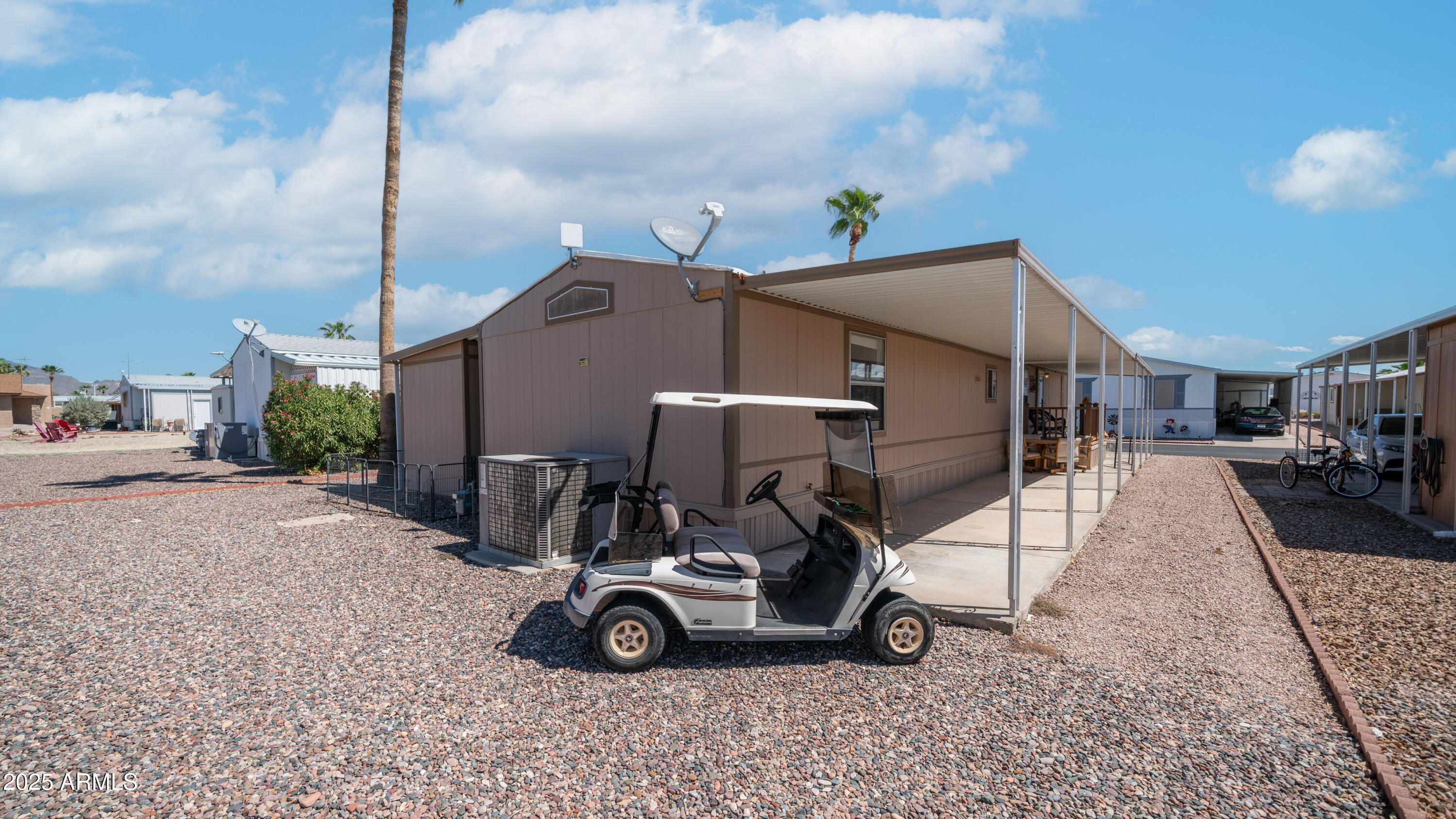 301 S SIGNAL BUTTE Road, 732