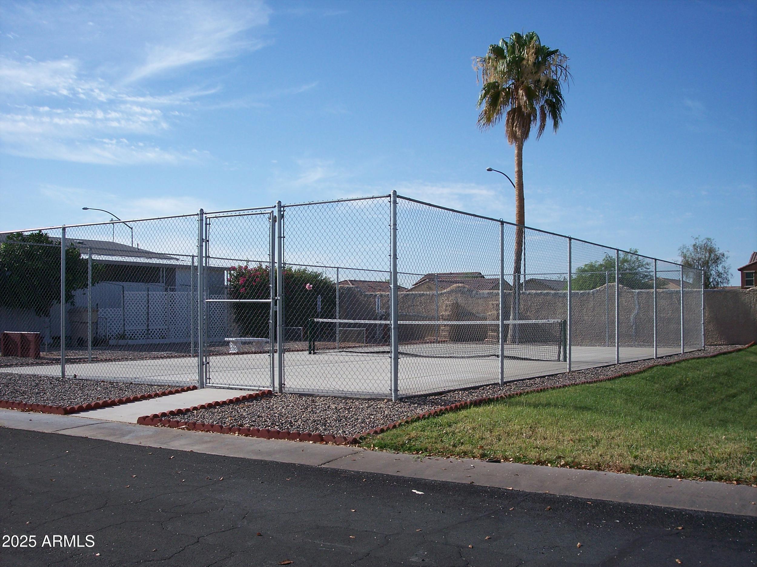 301 S SIGNAL BUTTE Road, 732