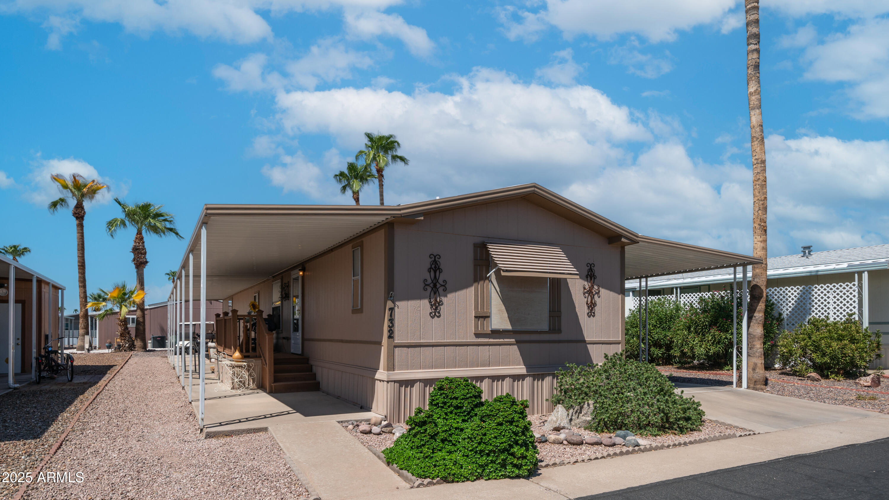 301 S SIGNAL BUTTE Road, 732