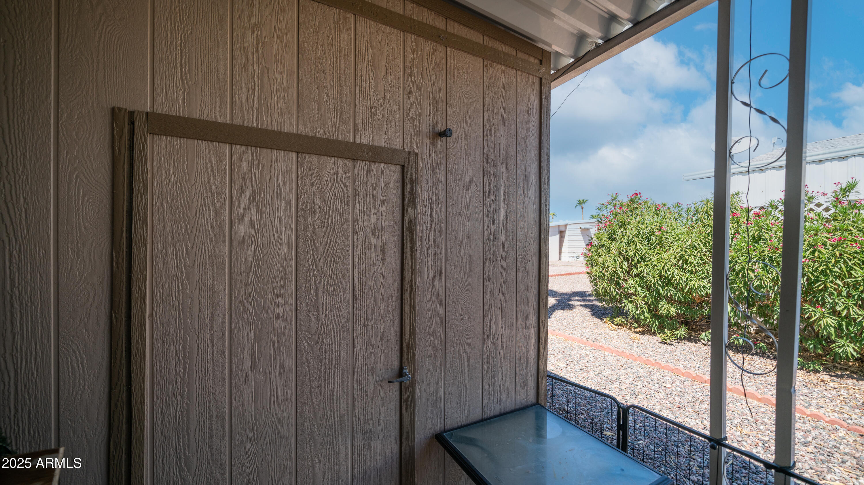 301 S SIGNAL BUTTE Road, 732