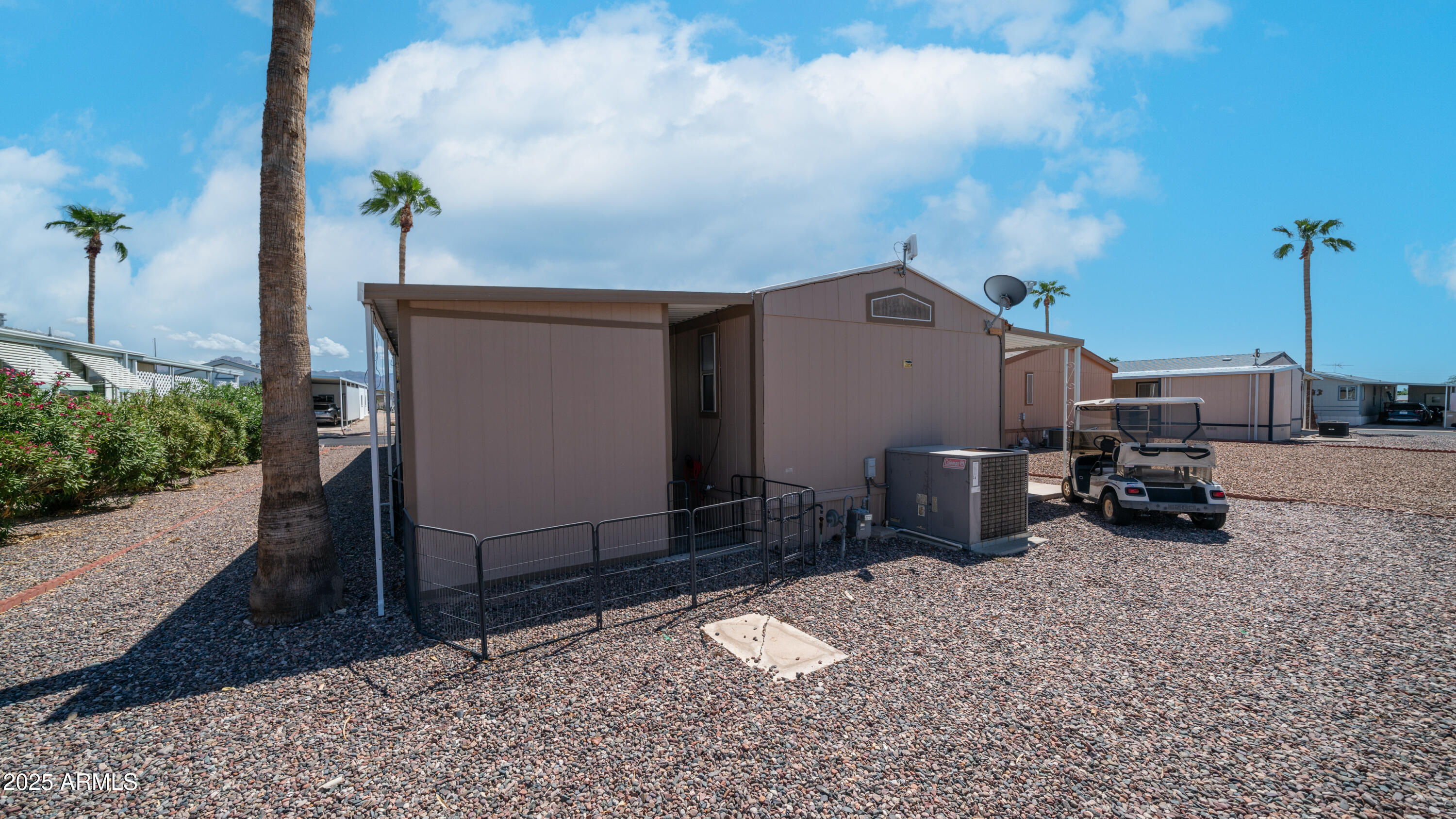 301 S SIGNAL BUTTE Road, 732