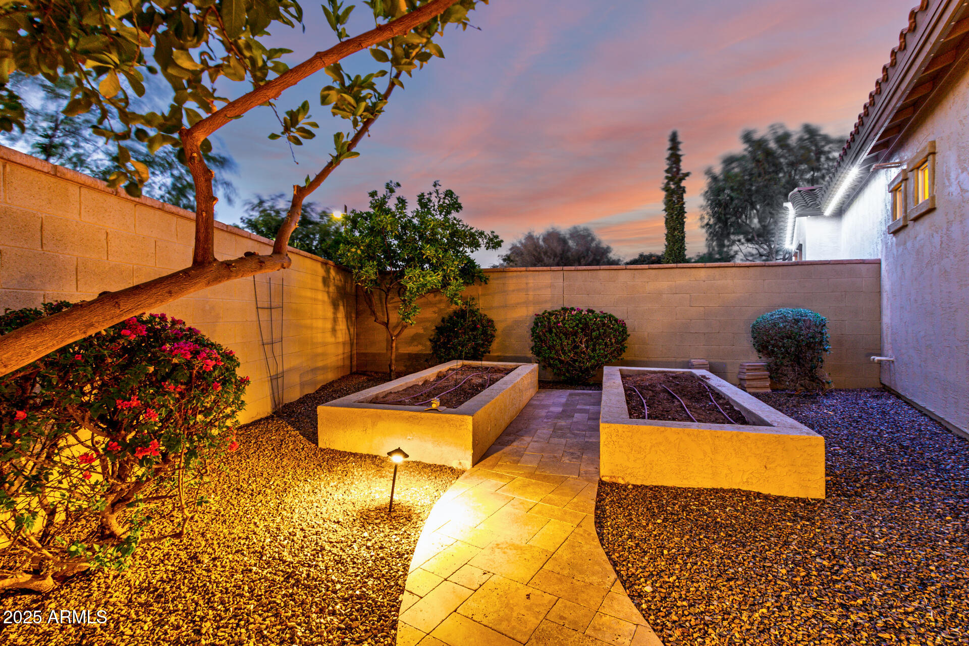 4908 S FIGUEROA Lane