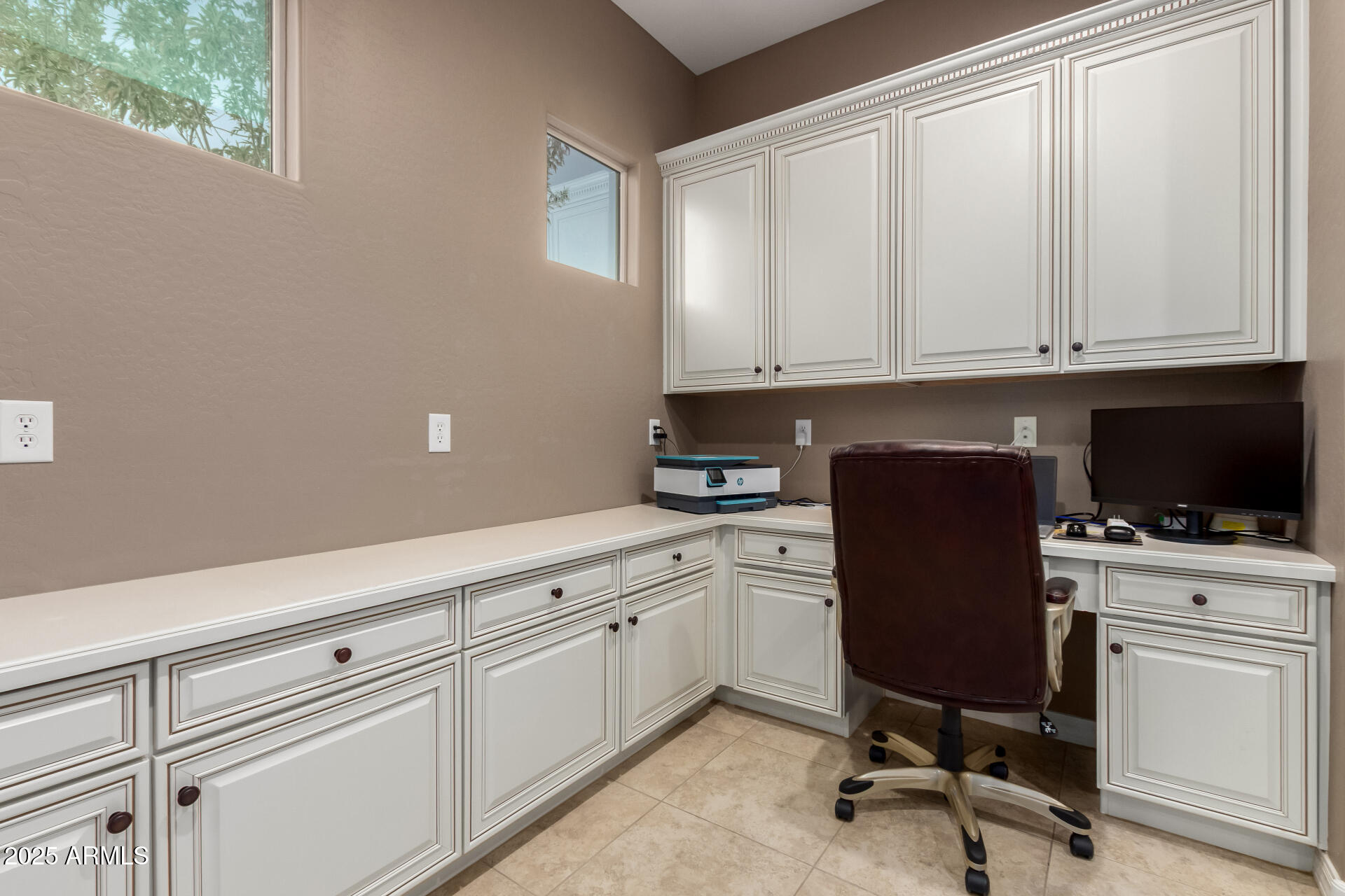 4908 S FIGUEROA Lane