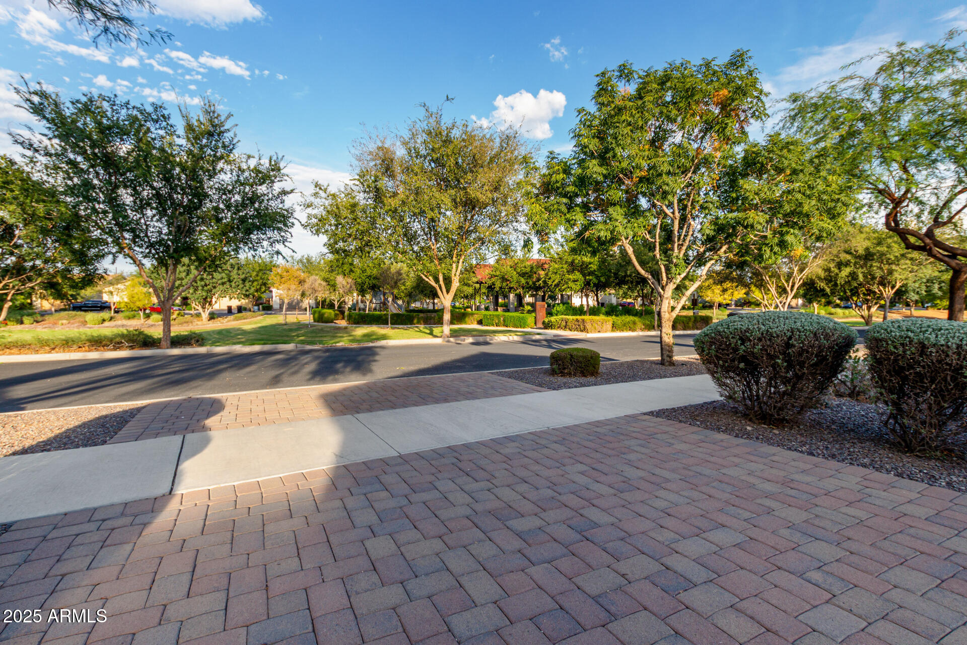 4908 S FIGUEROA Lane