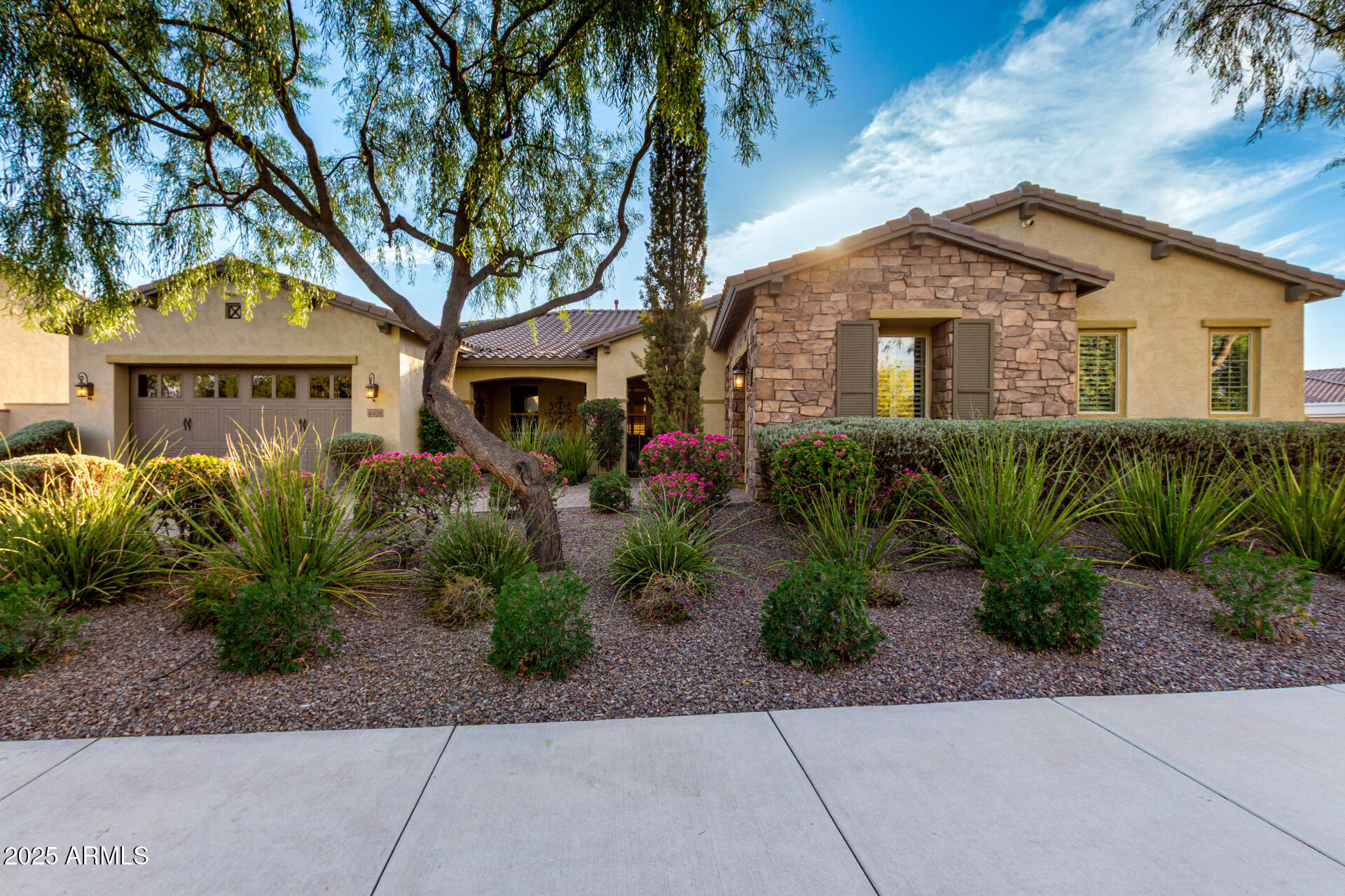 4908 S FIGUEROA Lane