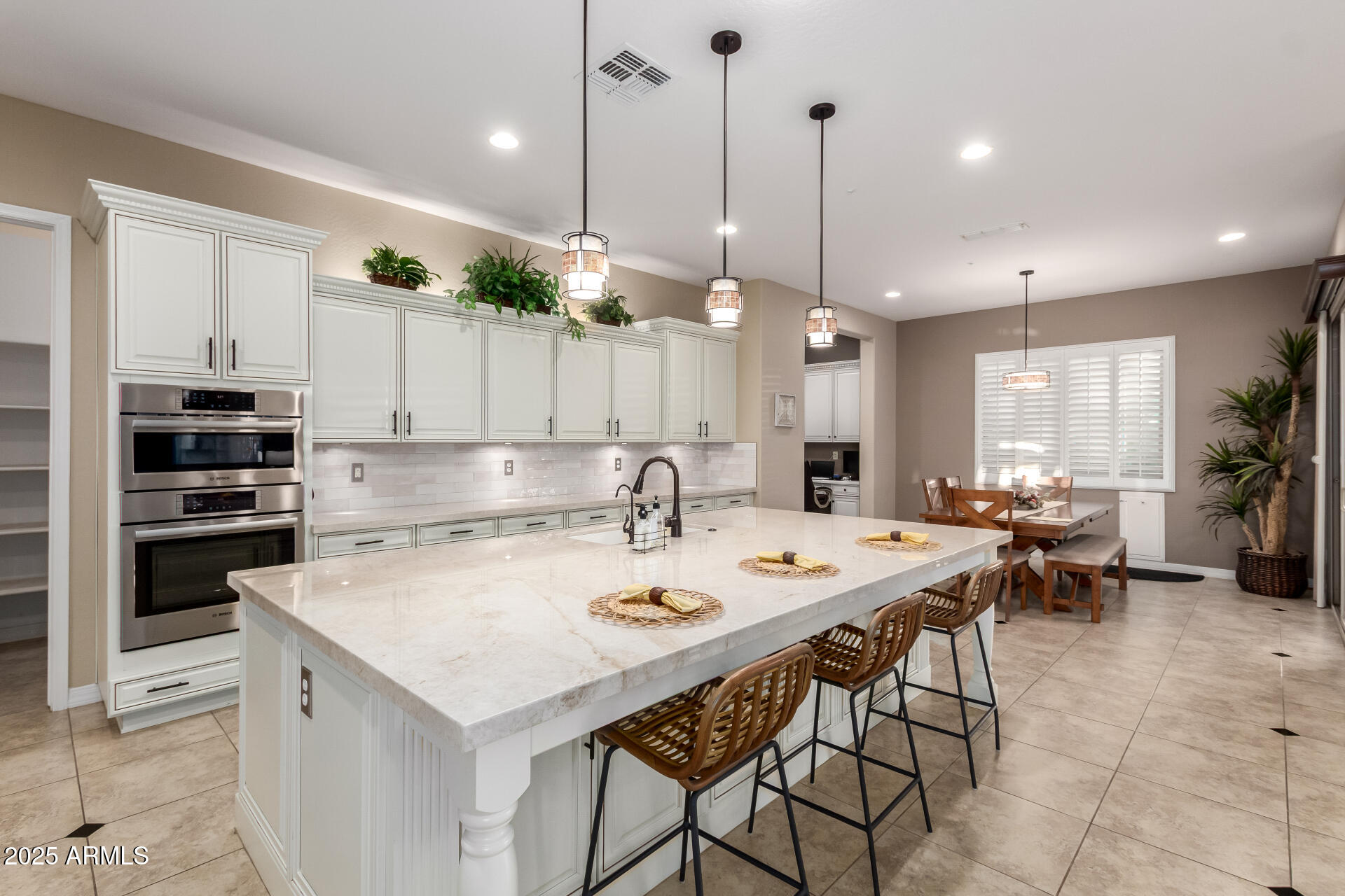 4908 S FIGUEROA Lane