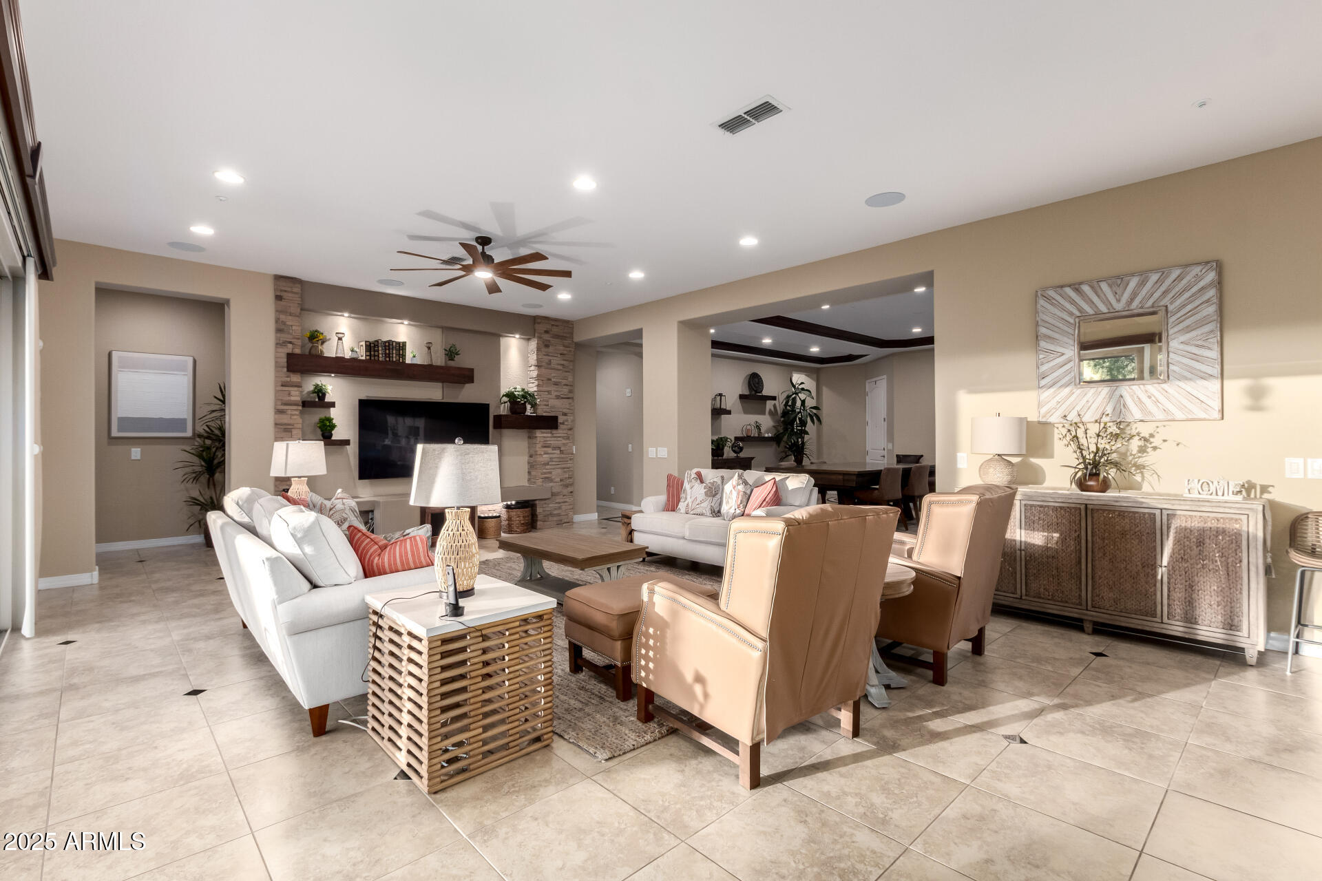 4908 S FIGUEROA Lane