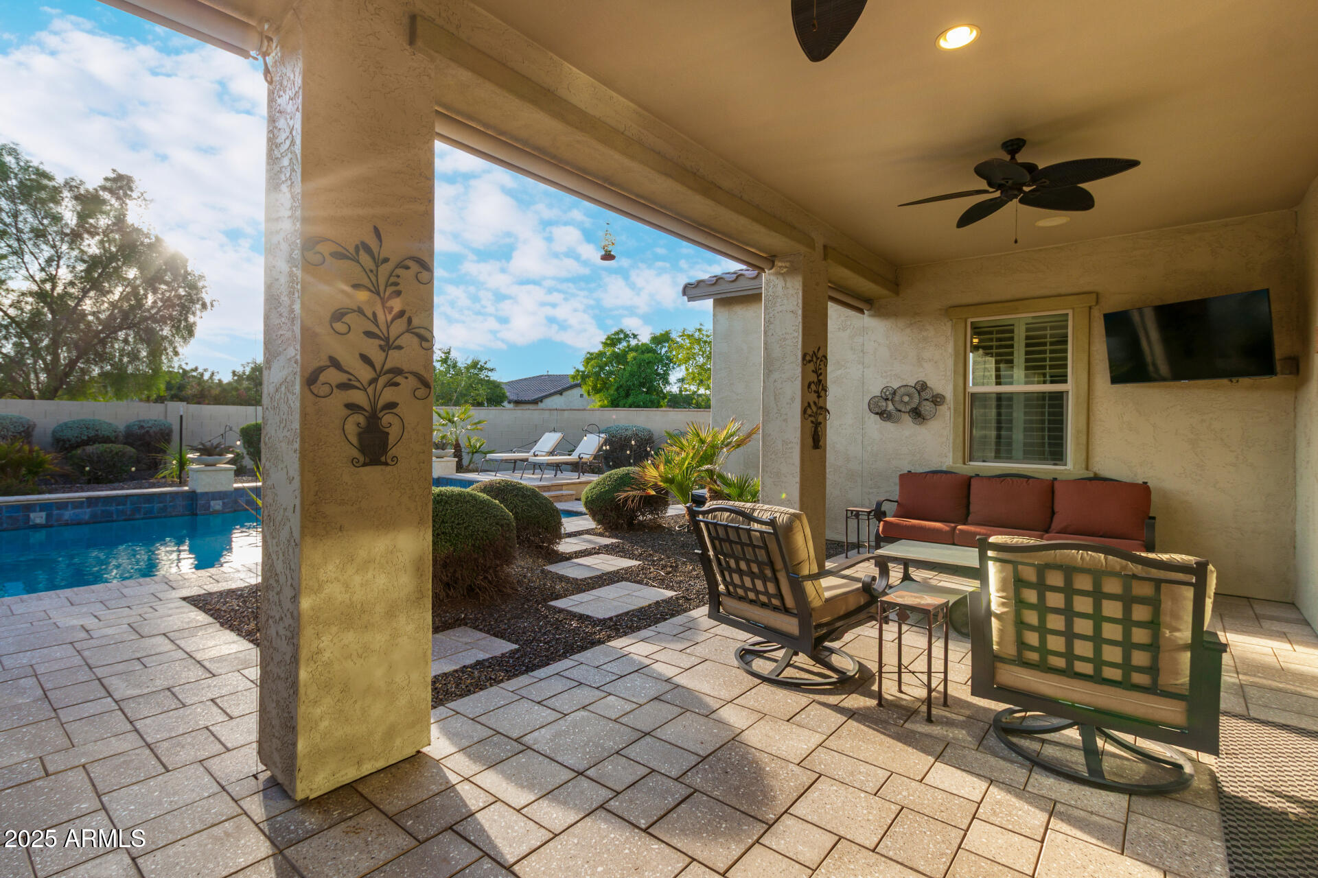 4908 S FIGUEROA Lane