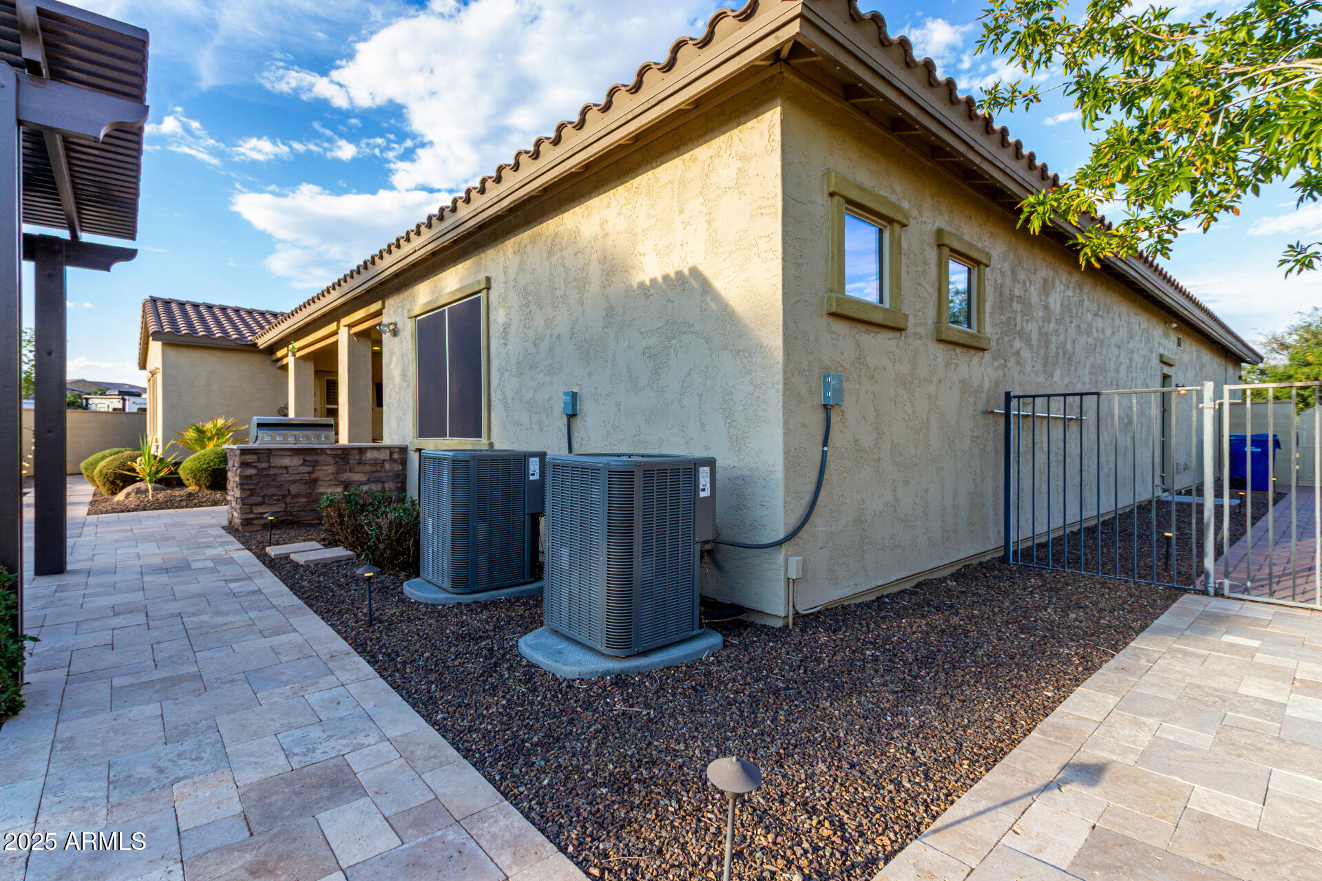 4908 S FIGUEROA Lane