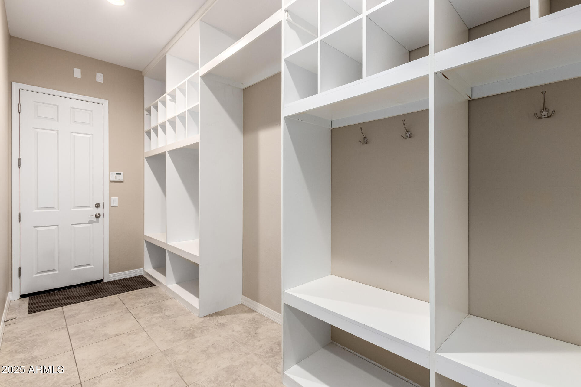 4908 S FIGUEROA Lane