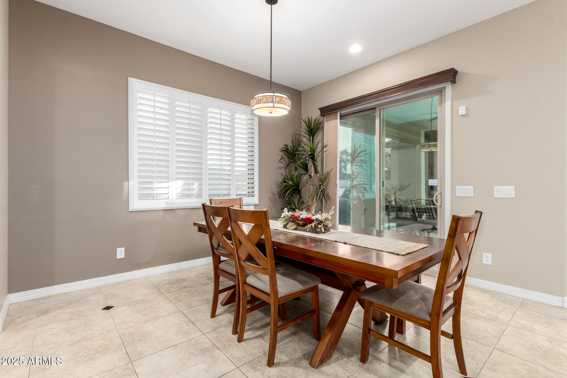 4908 S FIGUEROA Lane