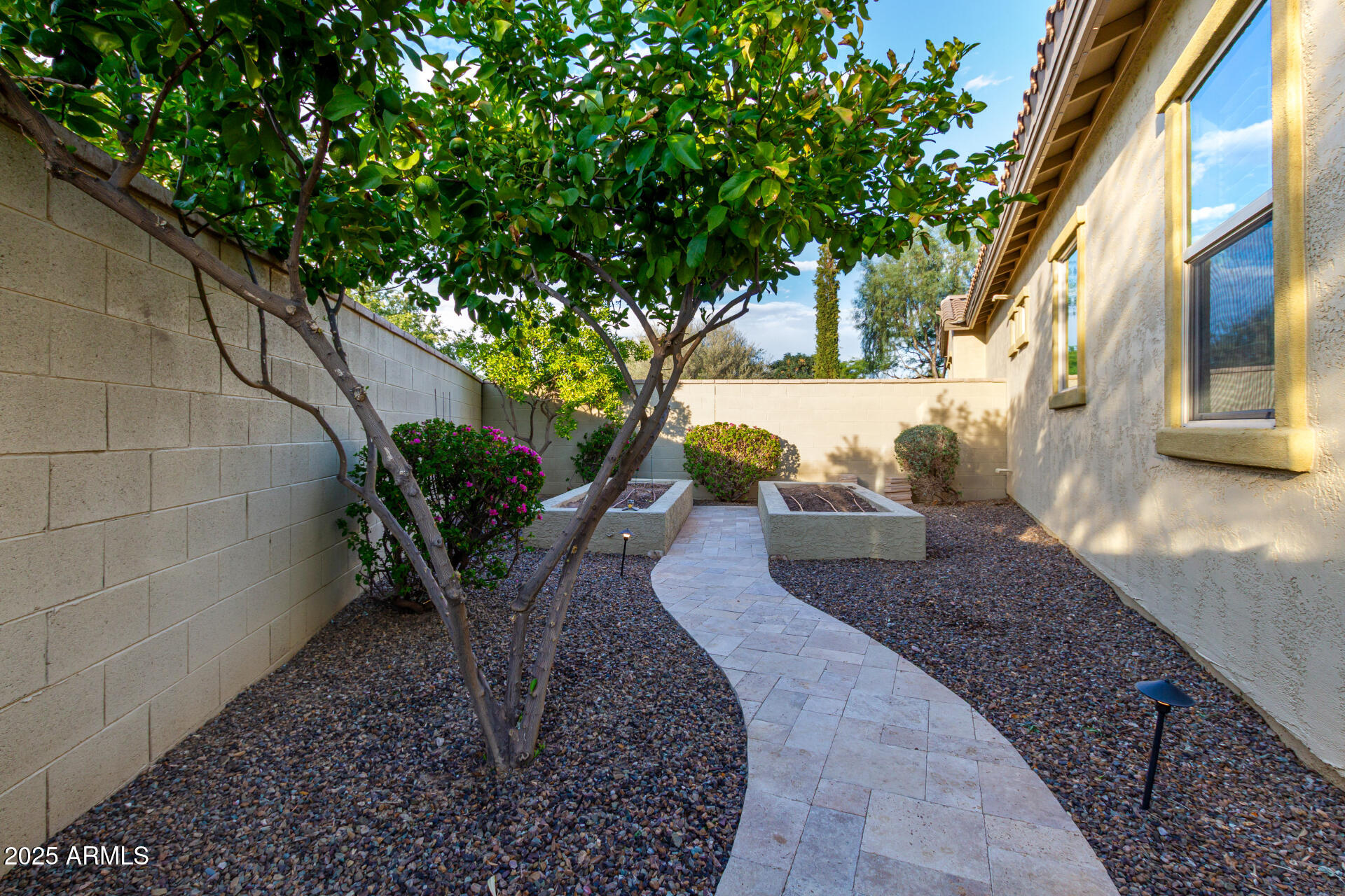 4908 S FIGUEROA Lane