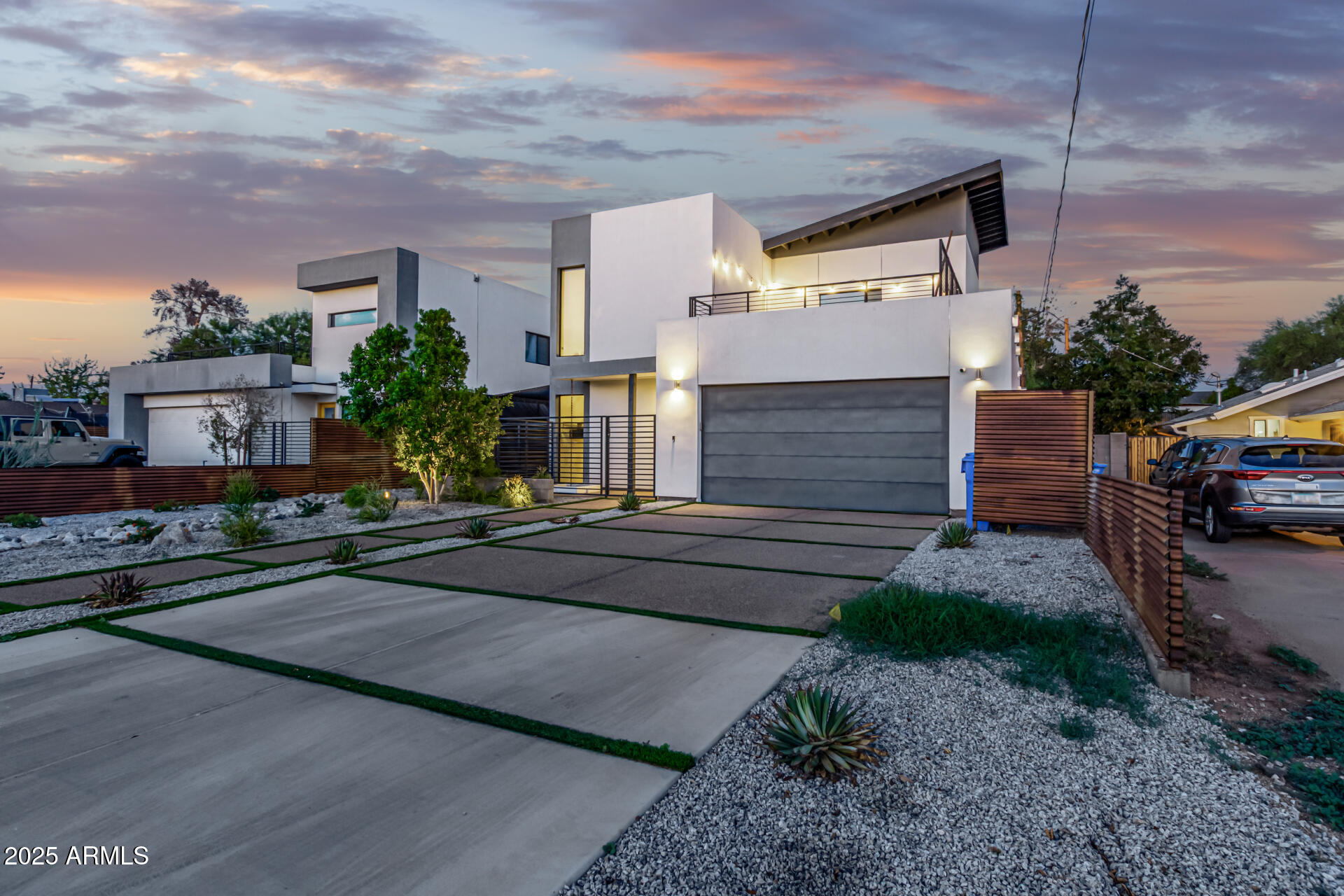 2311 N 29TH Place