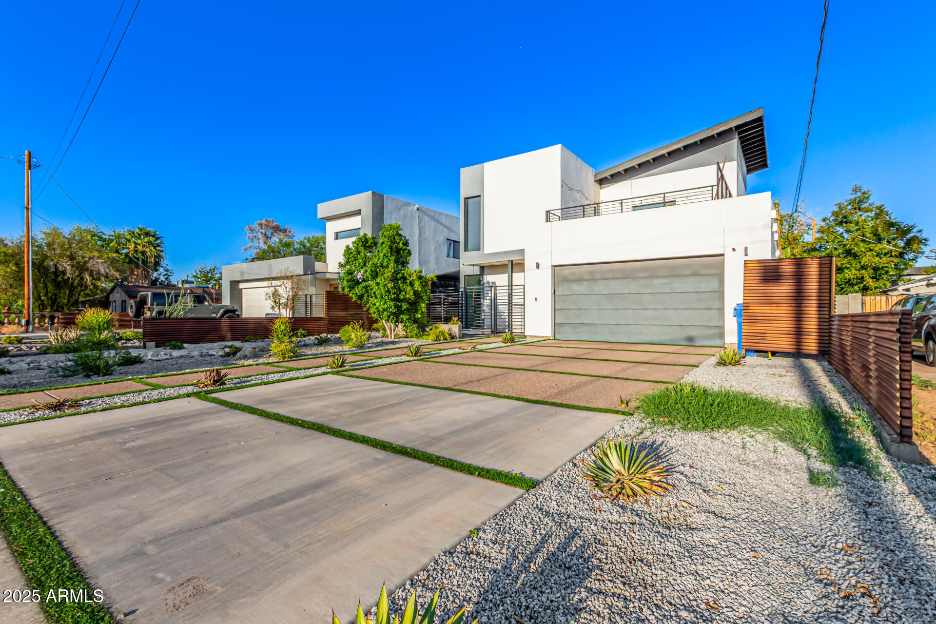 2311 N 29TH Place