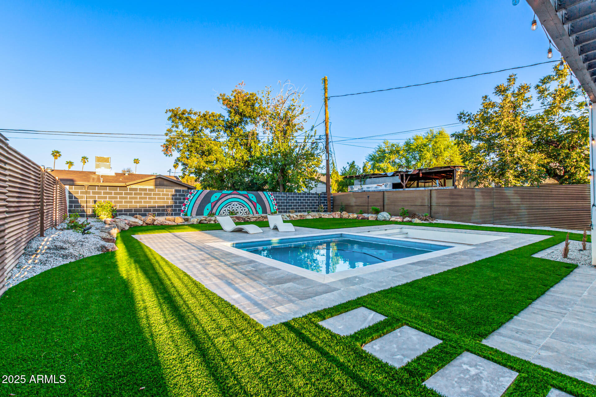 2311 N 29TH Place