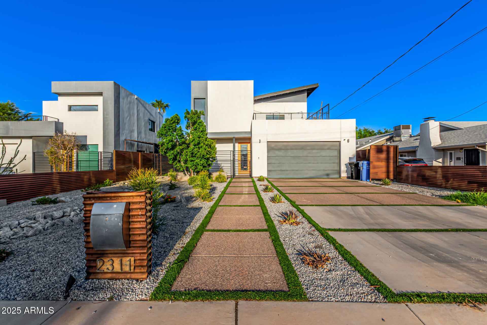2311 N 29TH Place