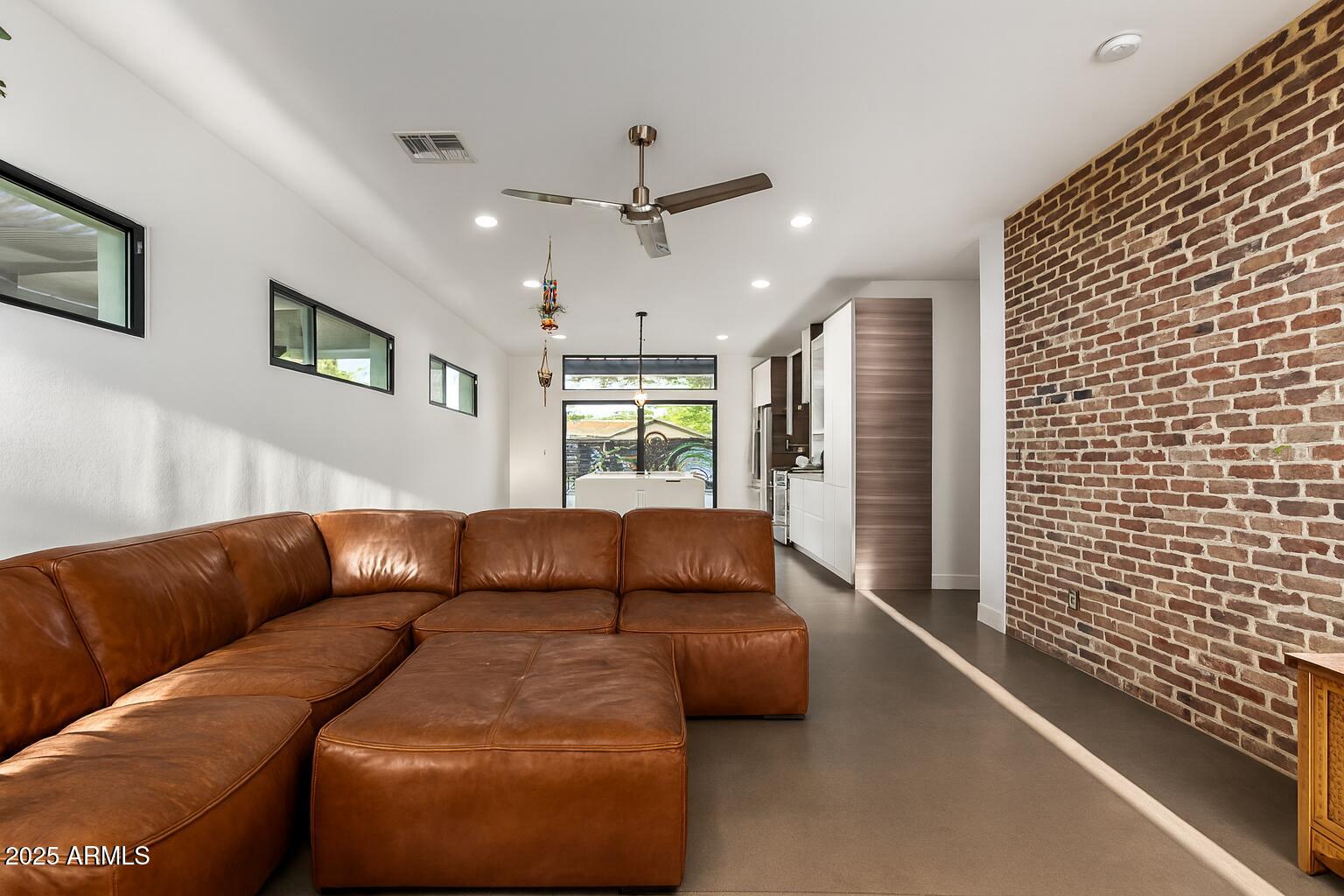 2311 N 29TH Place