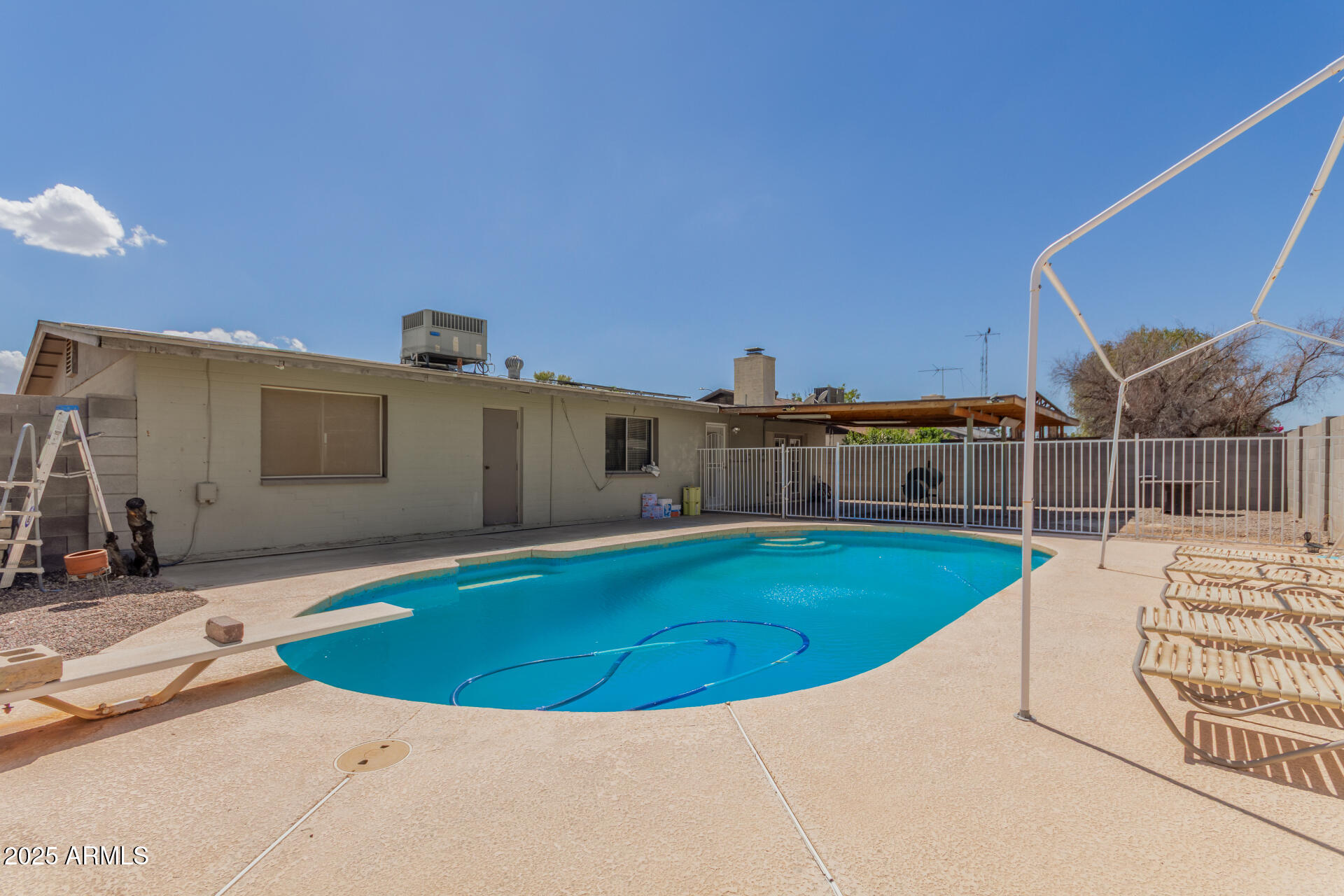 4348 W SHANGRI LA Road