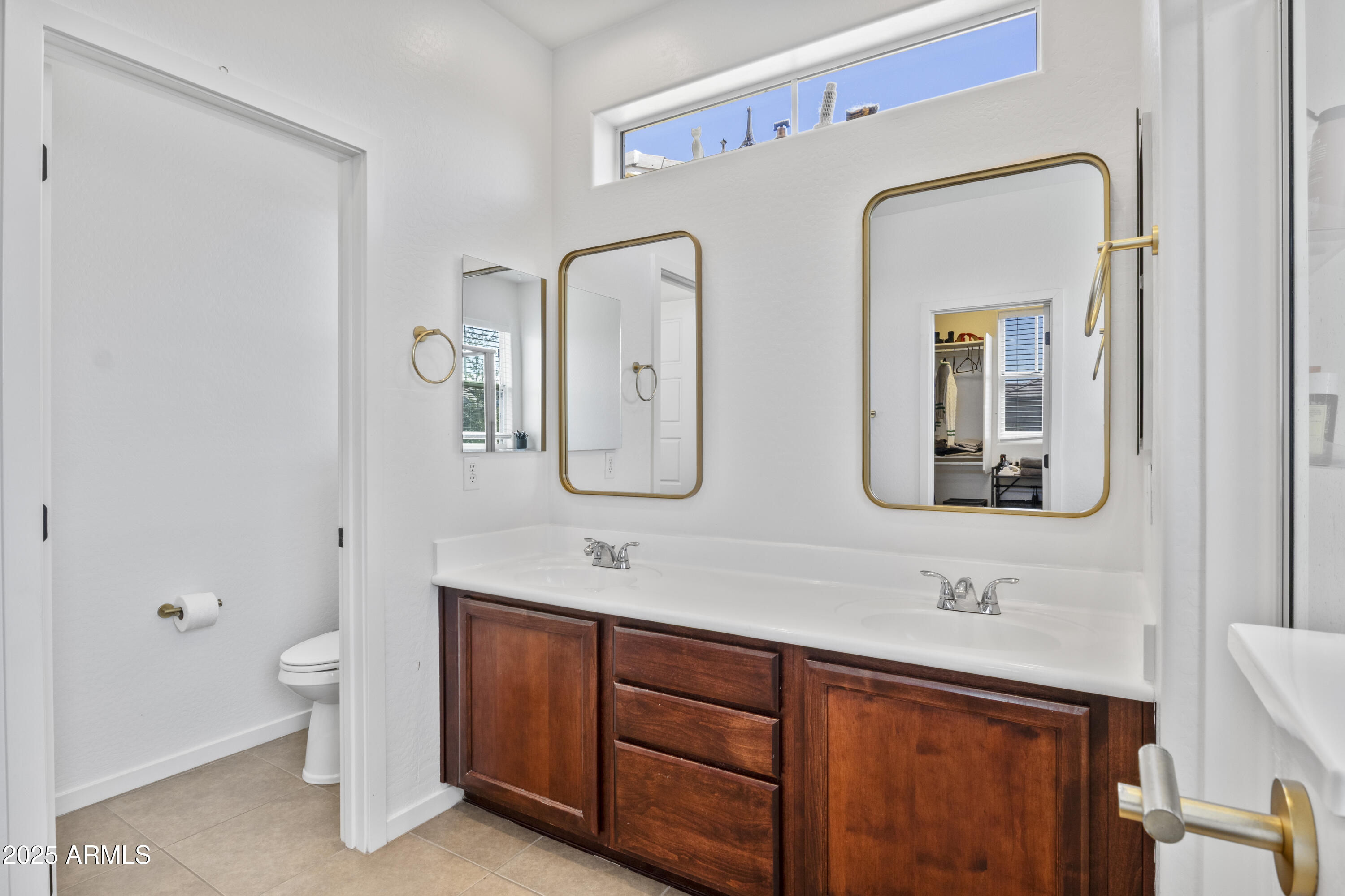 10436 E NOPAL Avenue