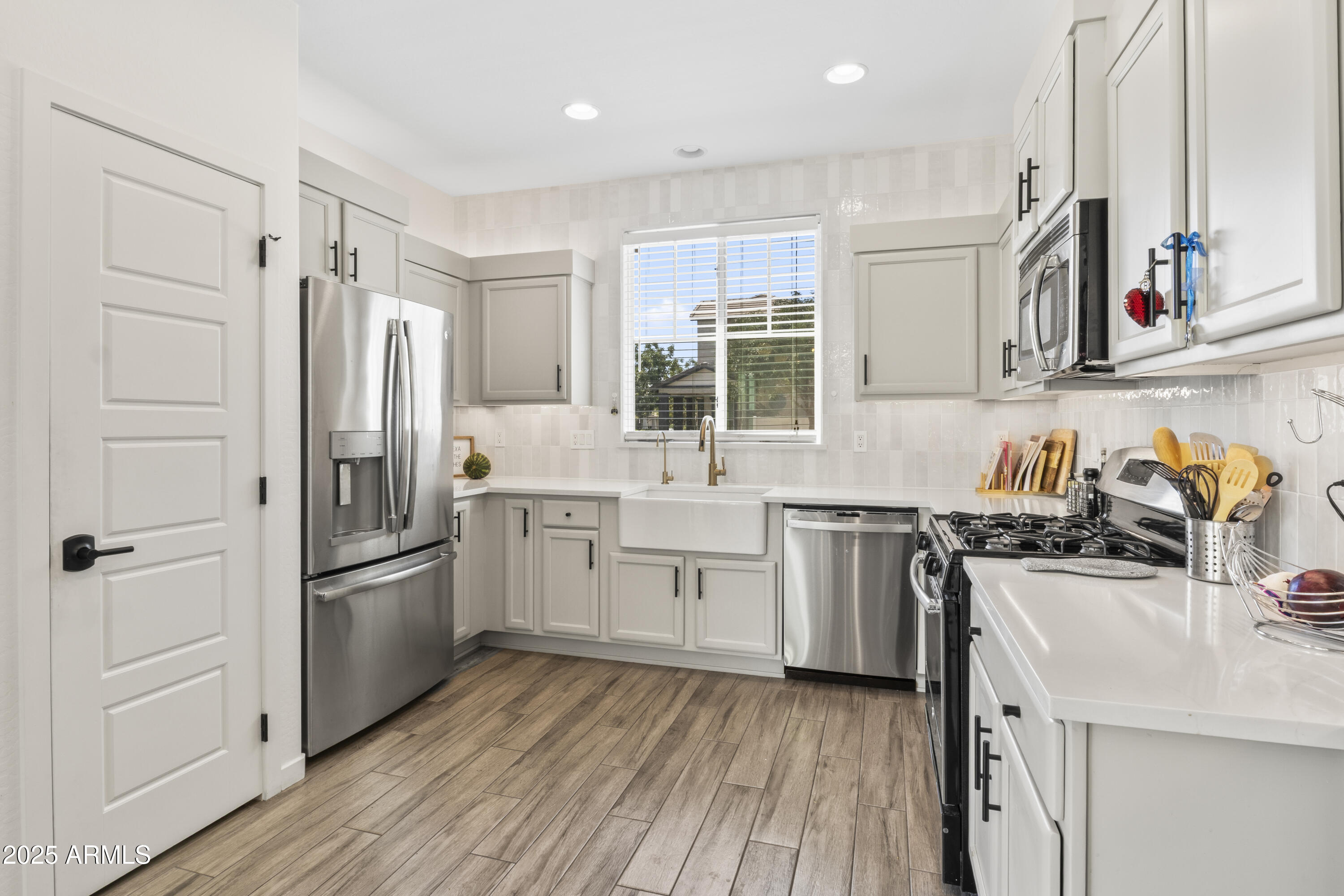 10436 E NOPAL Avenue