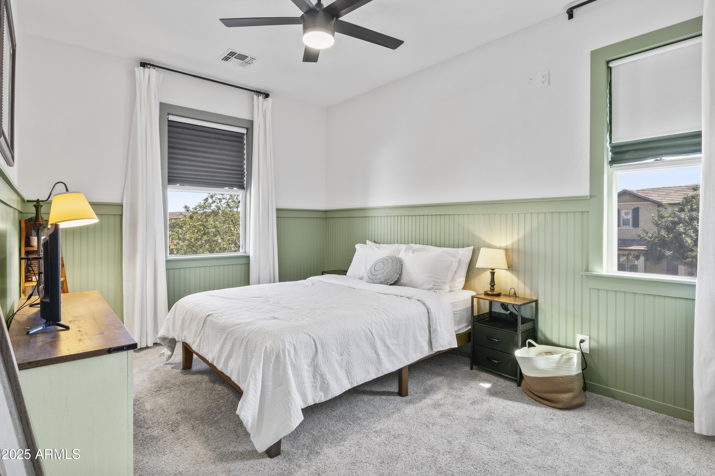 10436 E NOPAL Avenue