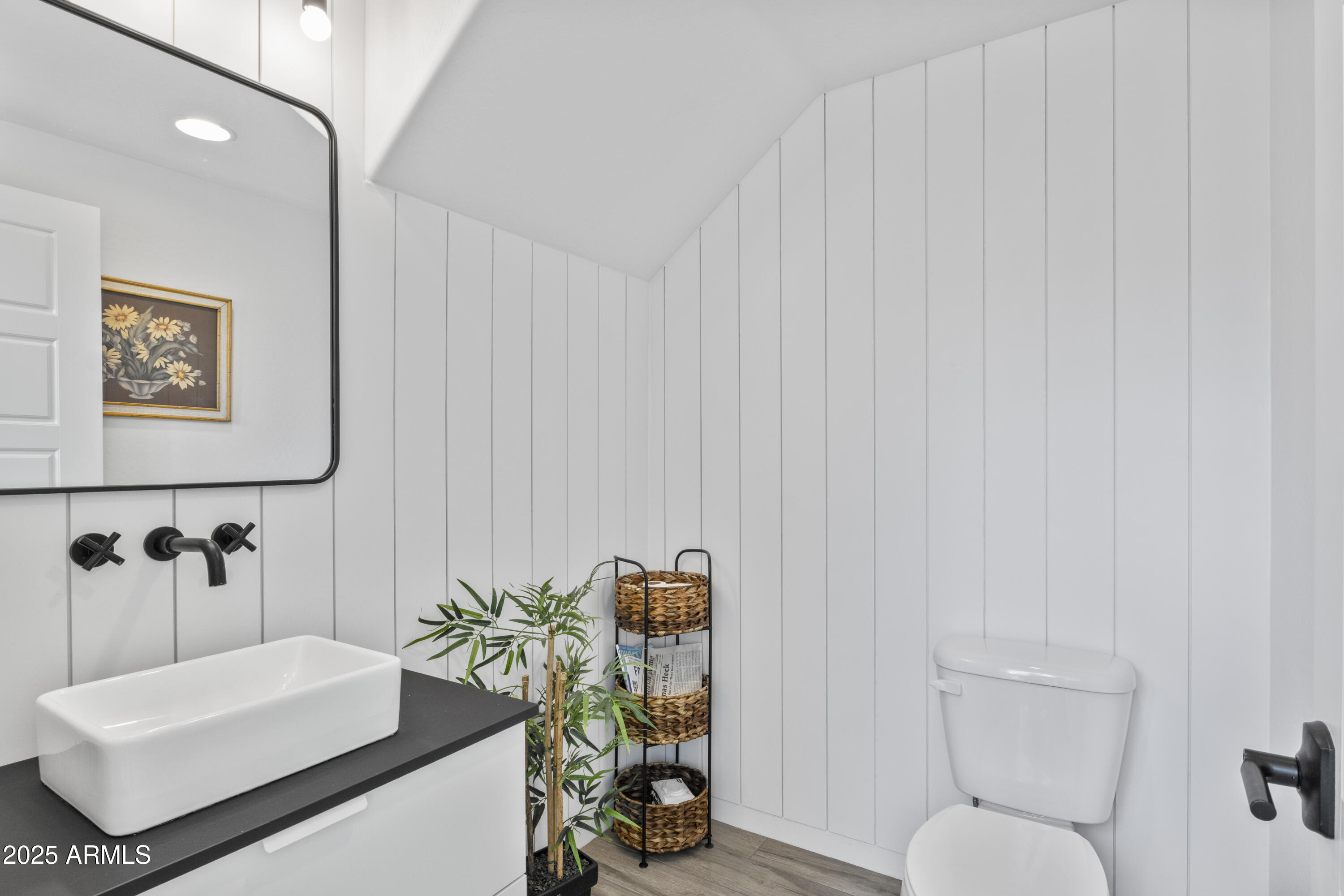 10436 E NOPAL Avenue