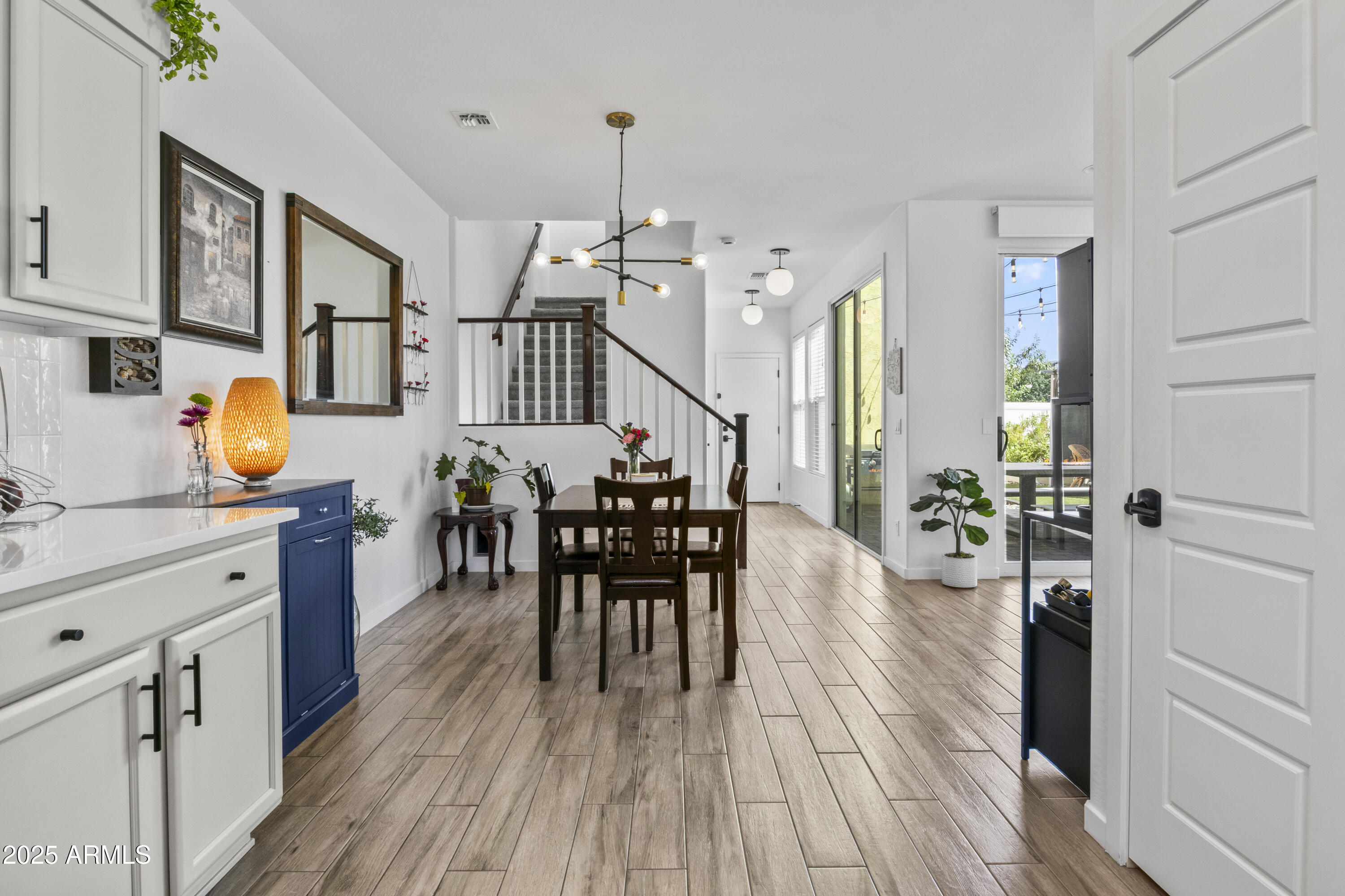 10436 E NOPAL Avenue