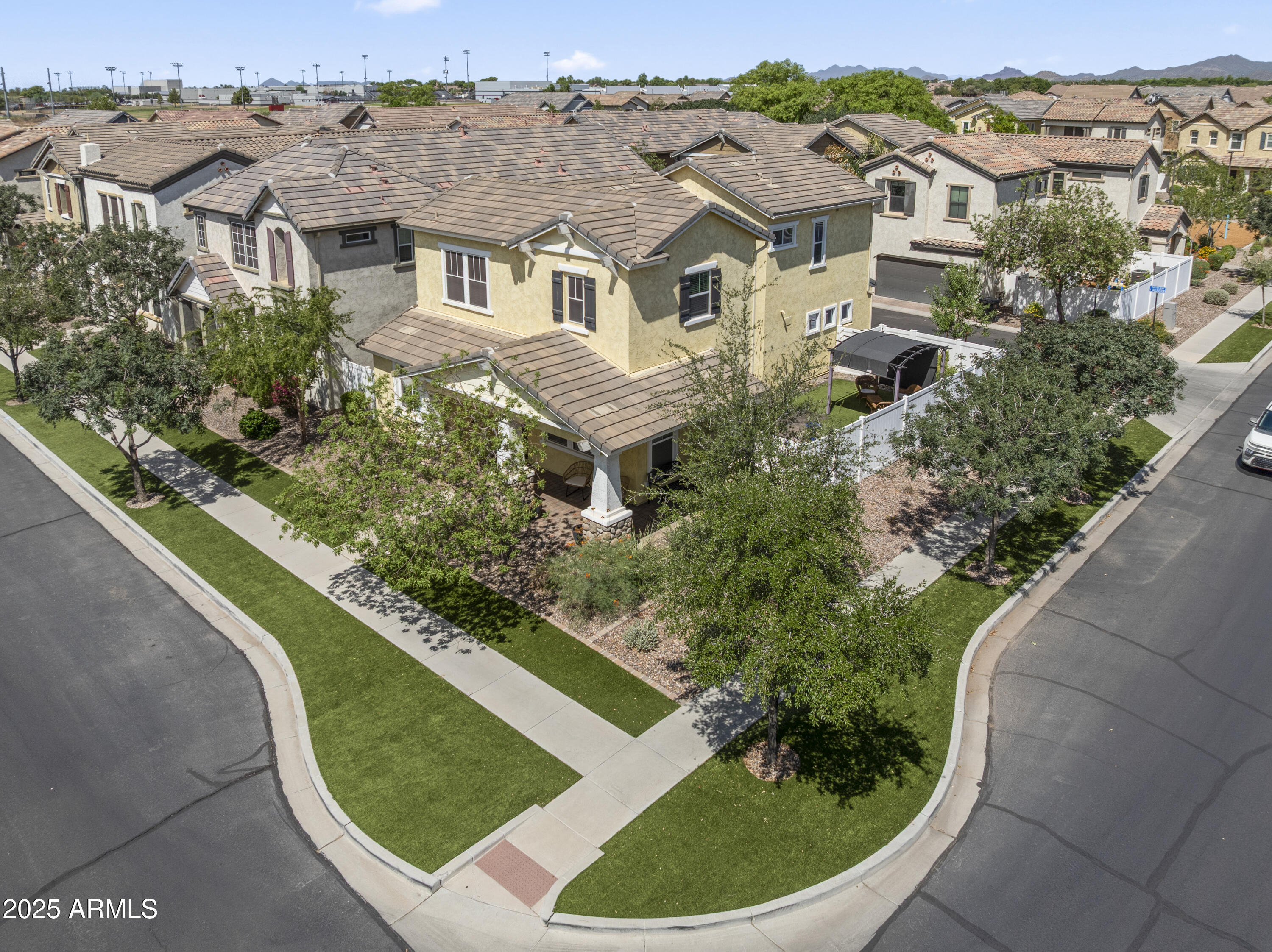 10436 E NOPAL Avenue