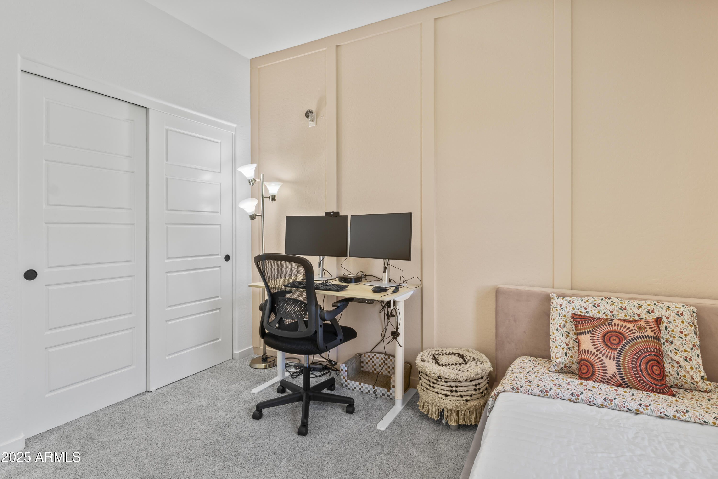 10436 E NOPAL Avenue