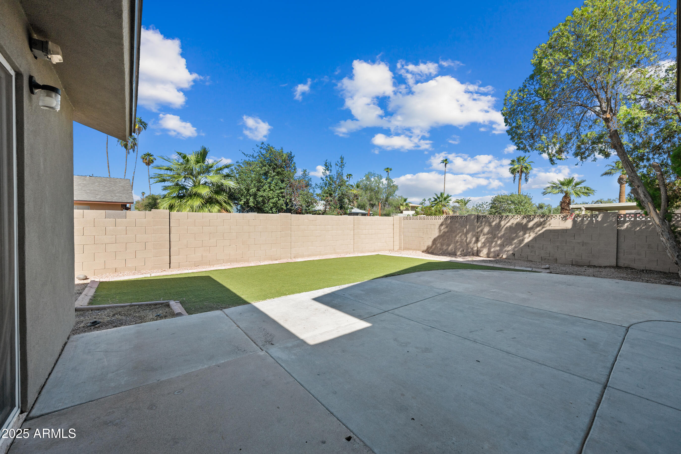 1720 E HERMOSA Drive